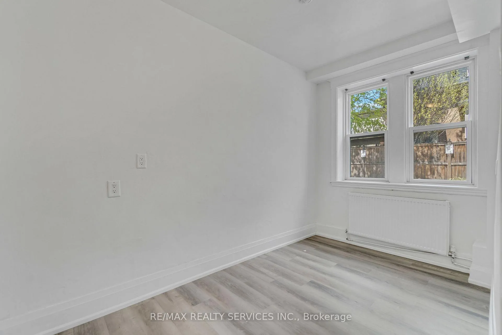 Photo 10 of Unit 4, 104 Sherman Avenue S, Hamilton, Gibson — HOMEH