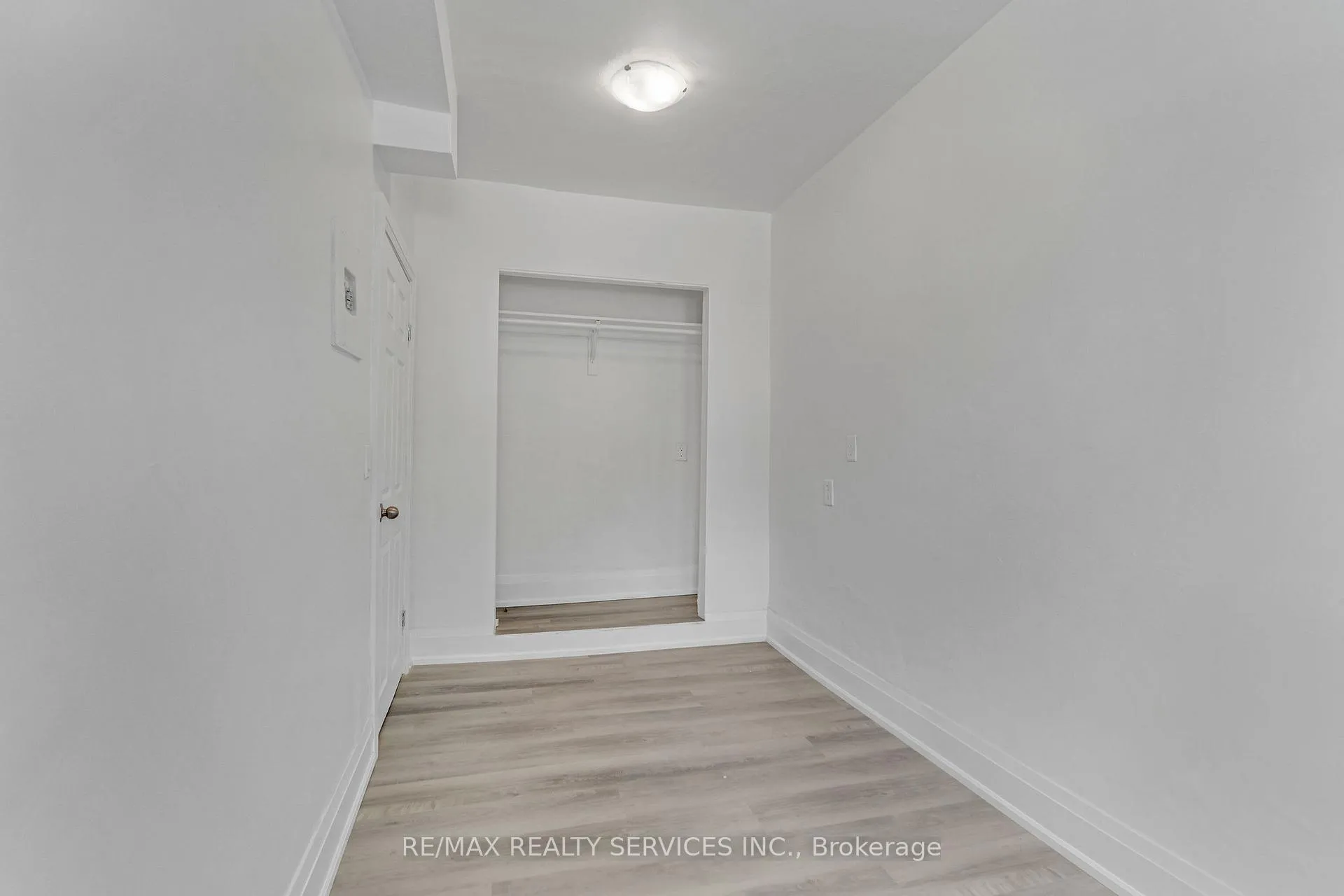 Photo 11 of Unit 4, 104 Sherman Avenue S, Hamilton, Gibson — HOMEH