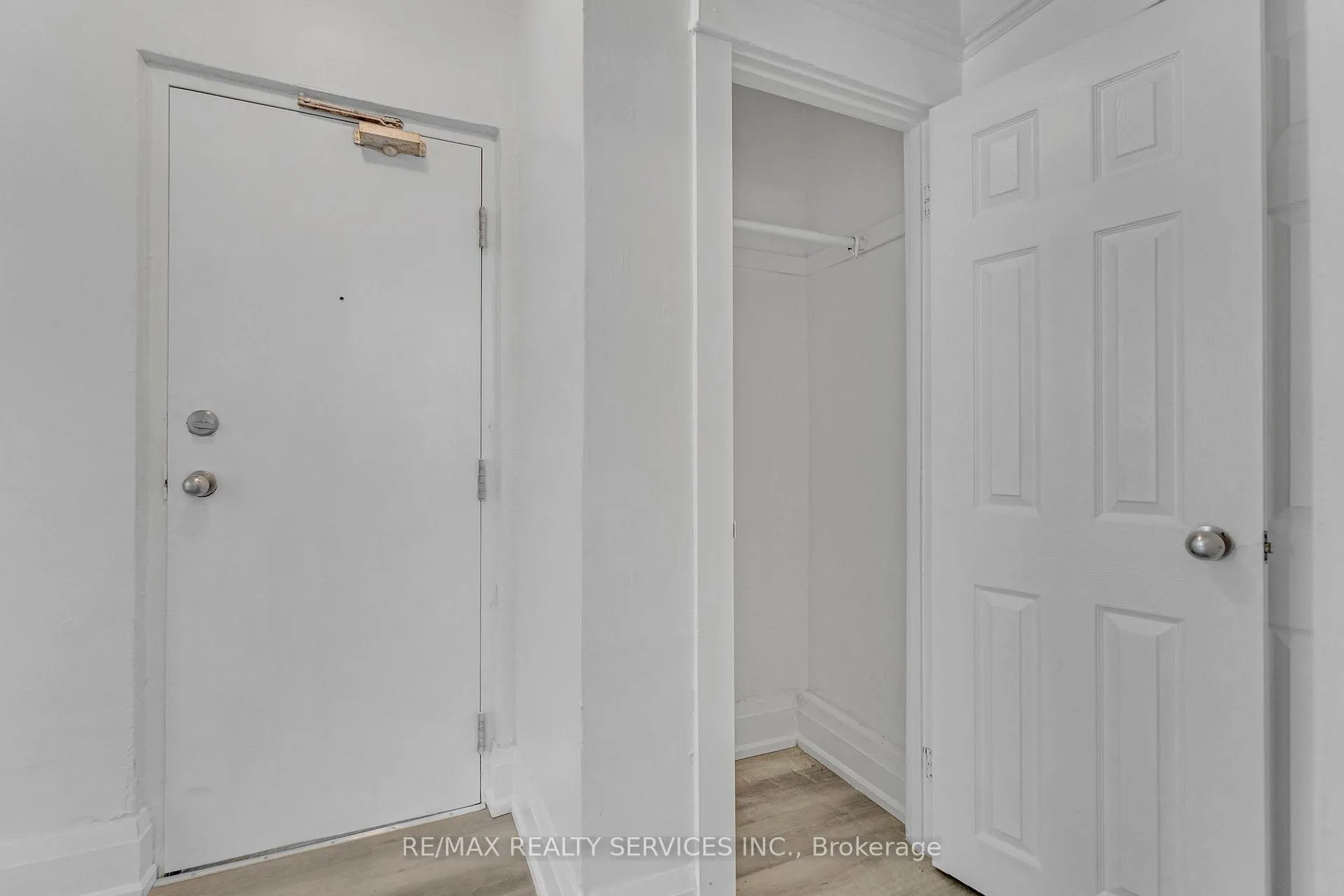 Photo 12 of Unit 4, 104 Sherman Avenue S, Hamilton, Gibson — HOMEH
