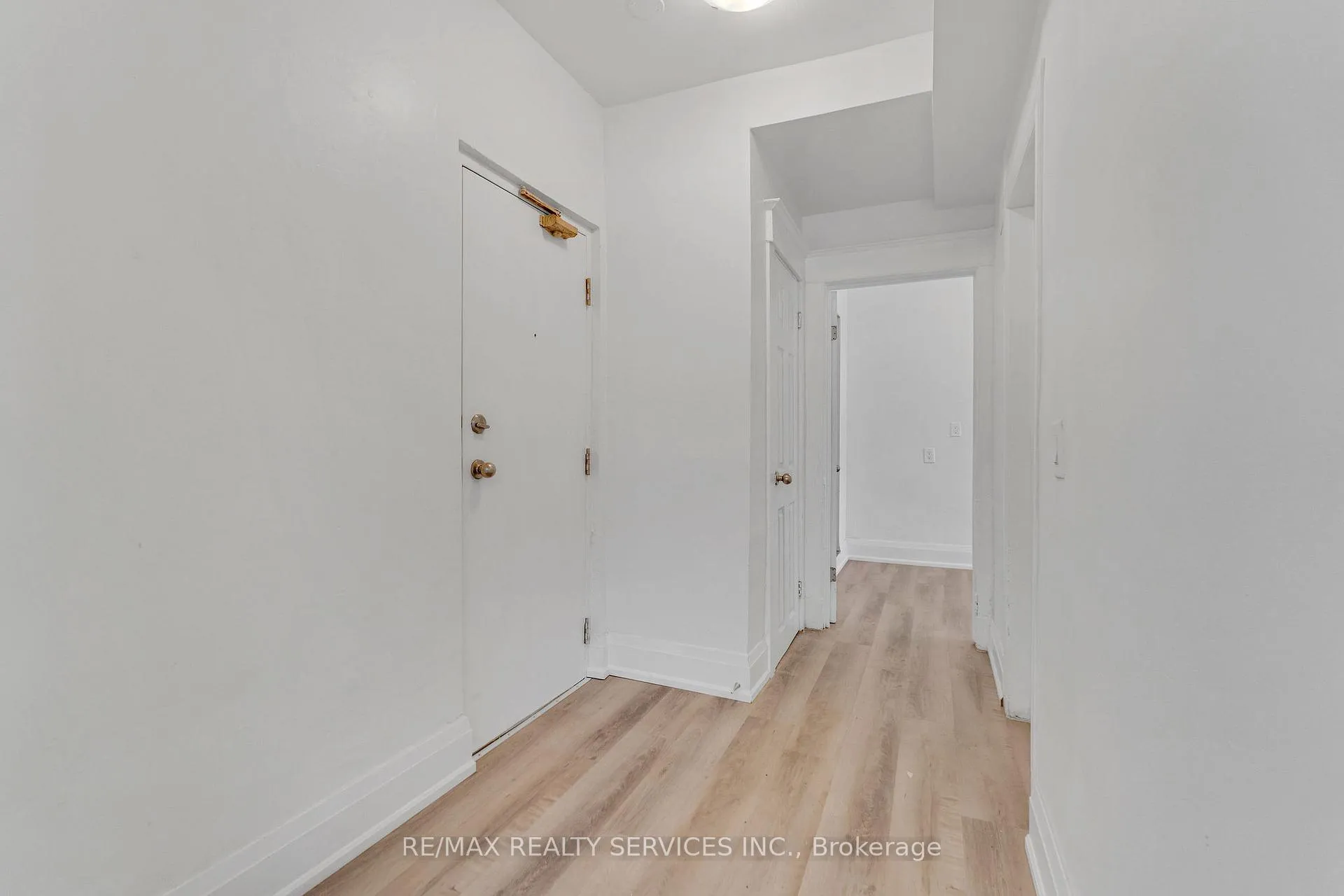 Photo 16 of Unit 4, 104 Sherman Avenue S, Hamilton, Gibson — HOMEH