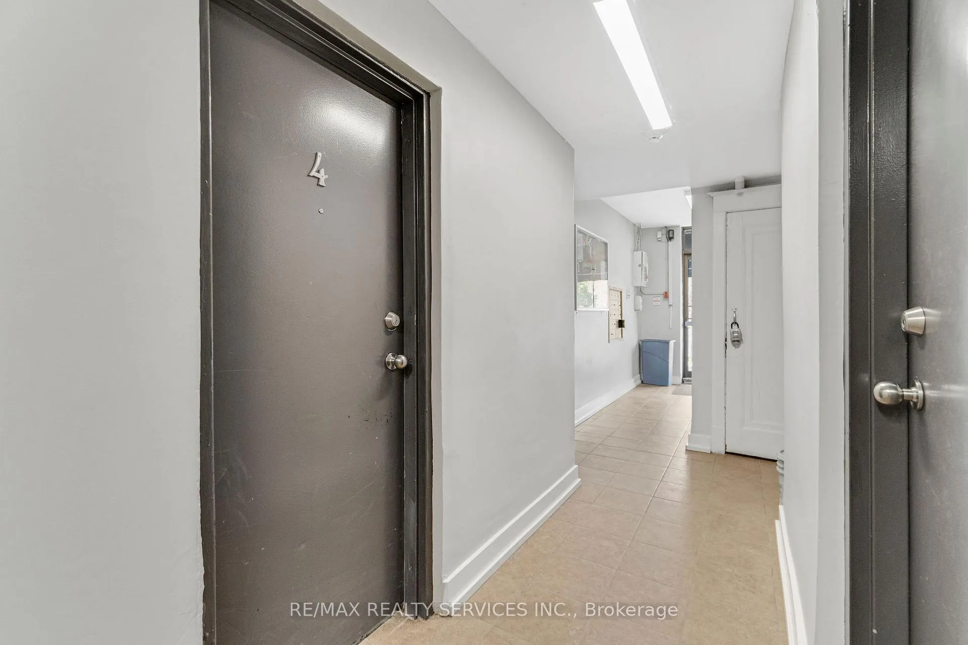 Photo 18 of Unit 4, 104 Sherman Avenue S, Hamilton, Gibson — HOMEH