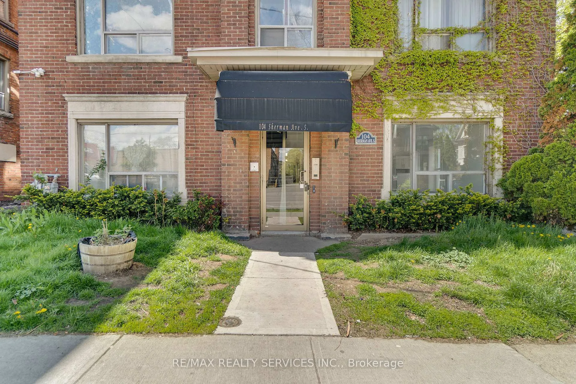 Photo 19 of Unit 4, 104 Sherman Avenue S, Hamilton, Gibson — HOMEH