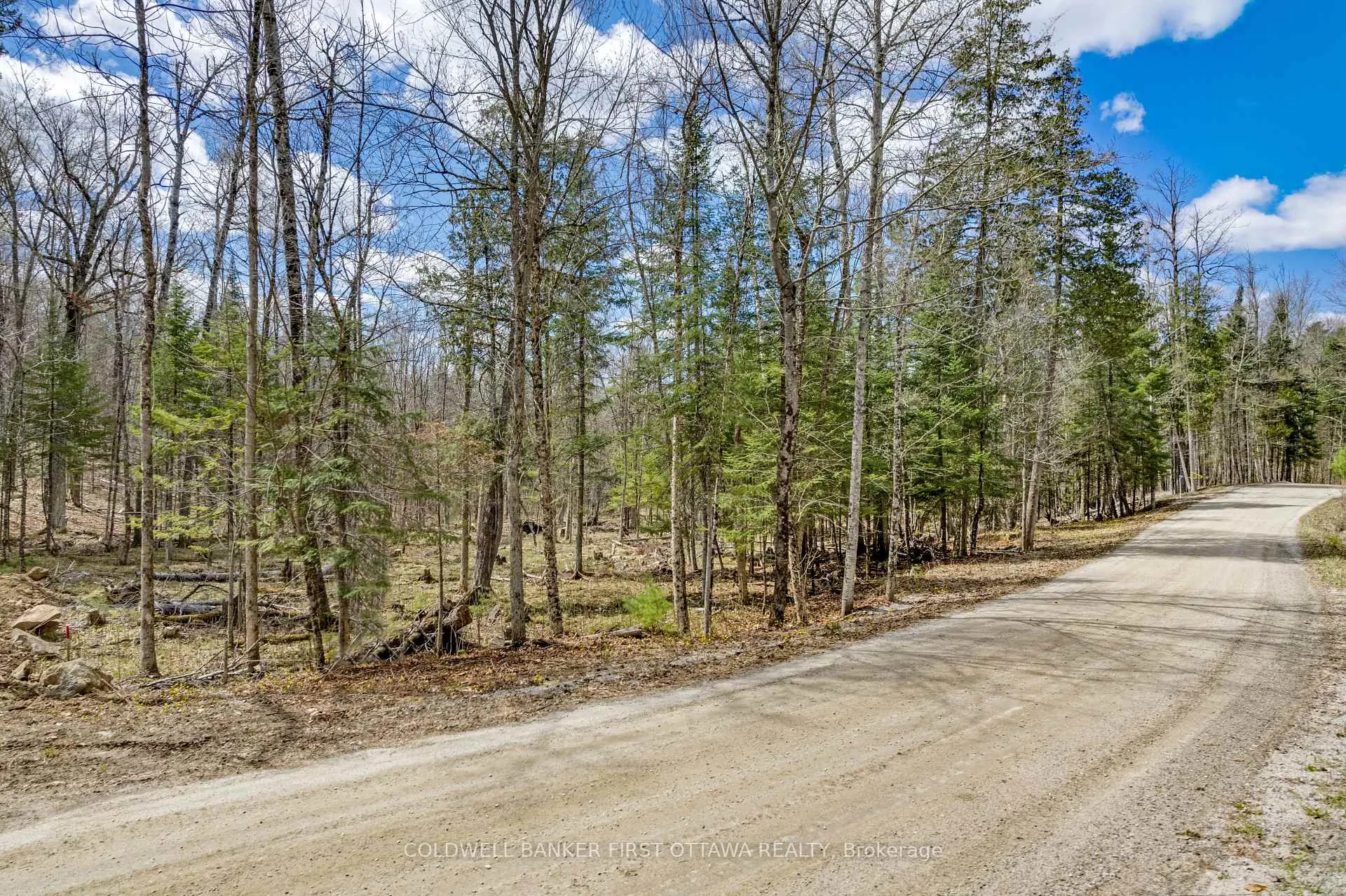 Photo 10 of 621 North Shore Rd, Lanark Highlands, Lanark Highlands (Dalhousie) Twp — HOMEH