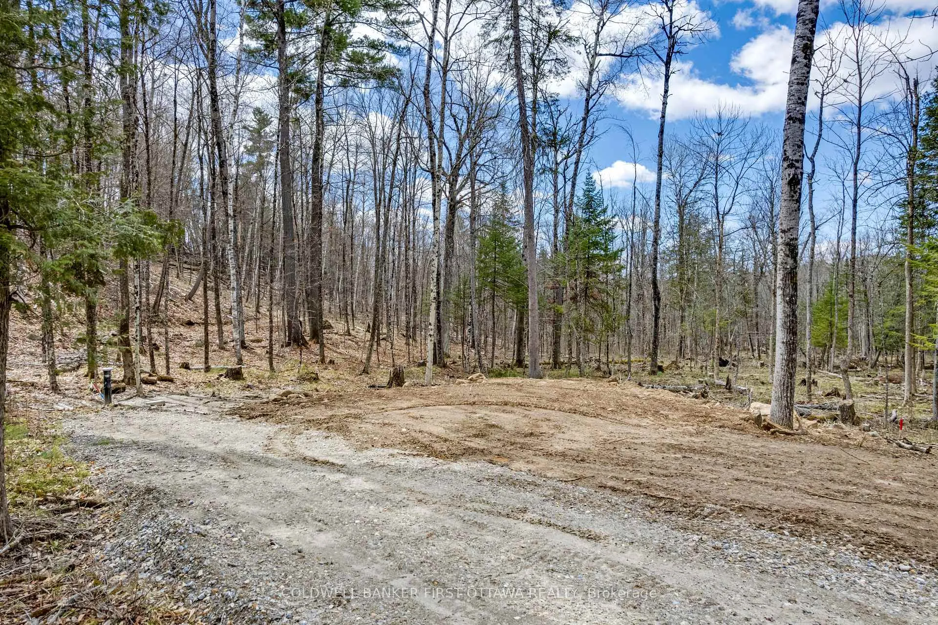 Photo 11 of 621 North Shore Rd, Lanark Highlands, Lanark Highlands (Dalhousie) Twp — HOMEH