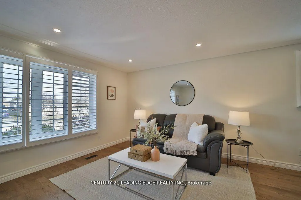 Photo 9 of 3 Crombie Place, Halton Hills, Georgetown — HOMEH