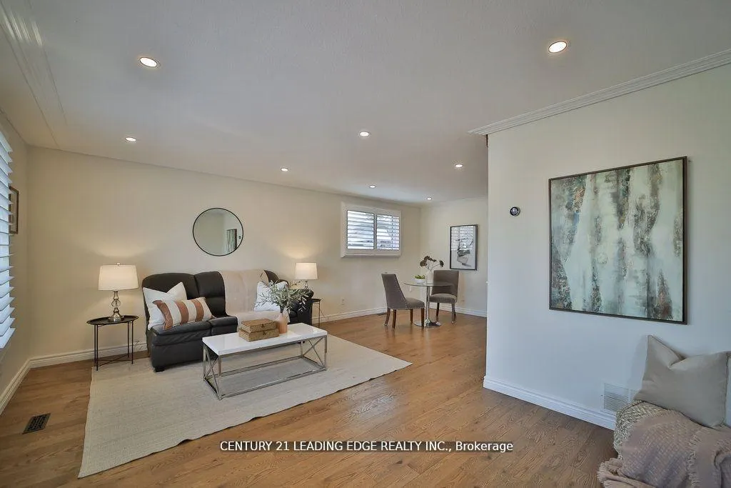 Photo 11 of 3 Crombie Place, Halton Hills, Georgetown — HOMEH