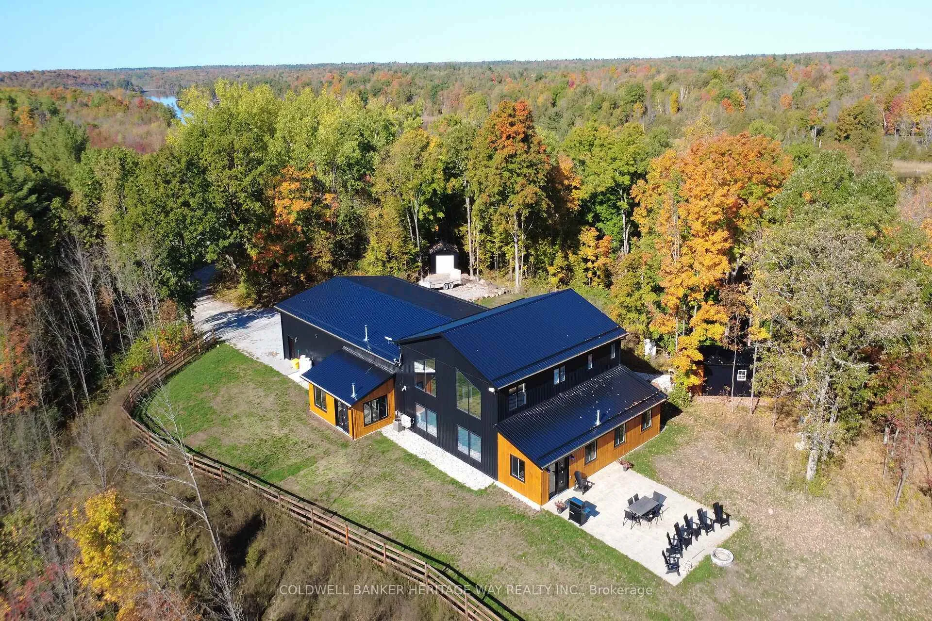 Photo 1 of 999 Ennis Road, Tay Valley, Bathurst/Burgess & Sherbrooke (Bathurst) Twp — HOMEH