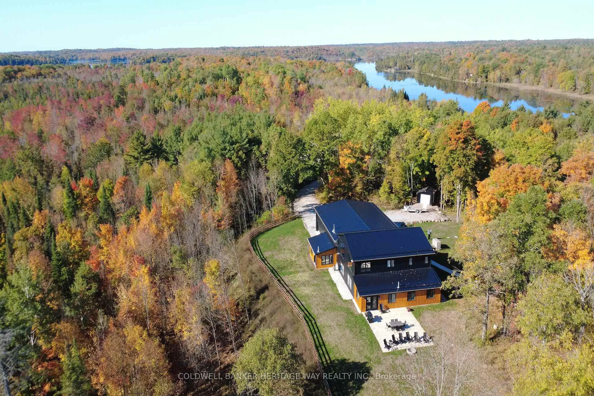 Photo 2 of 999 Ennis Road, Tay Valley, Bathurst/Burgess & Sherbrooke (Bathurst) Twp — HOMEH