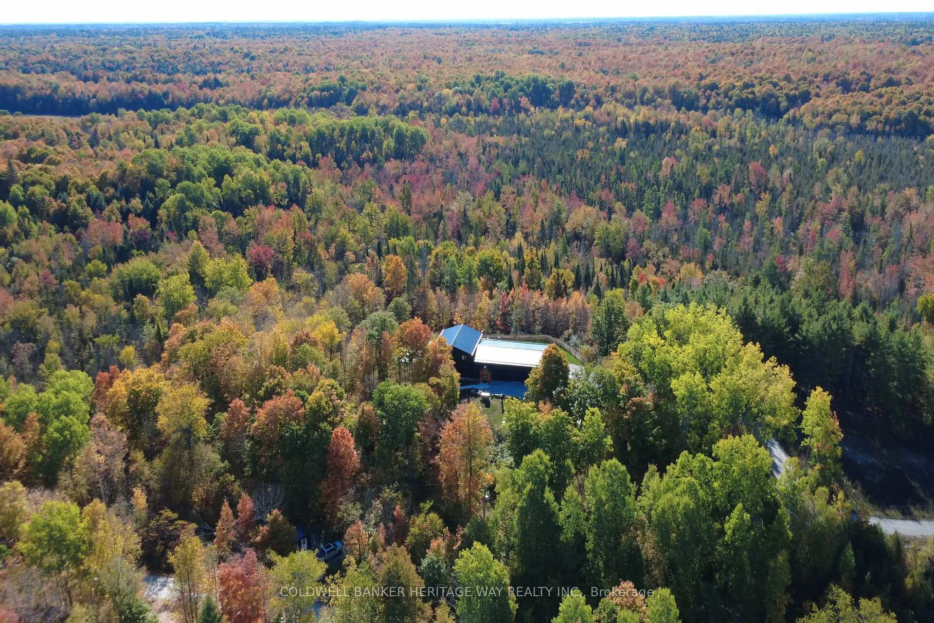 Photo 3 of 999 Ennis Road, Tay Valley, Bathurst/Burgess & Sherbrooke (Bathurst) Twp — HOMEH