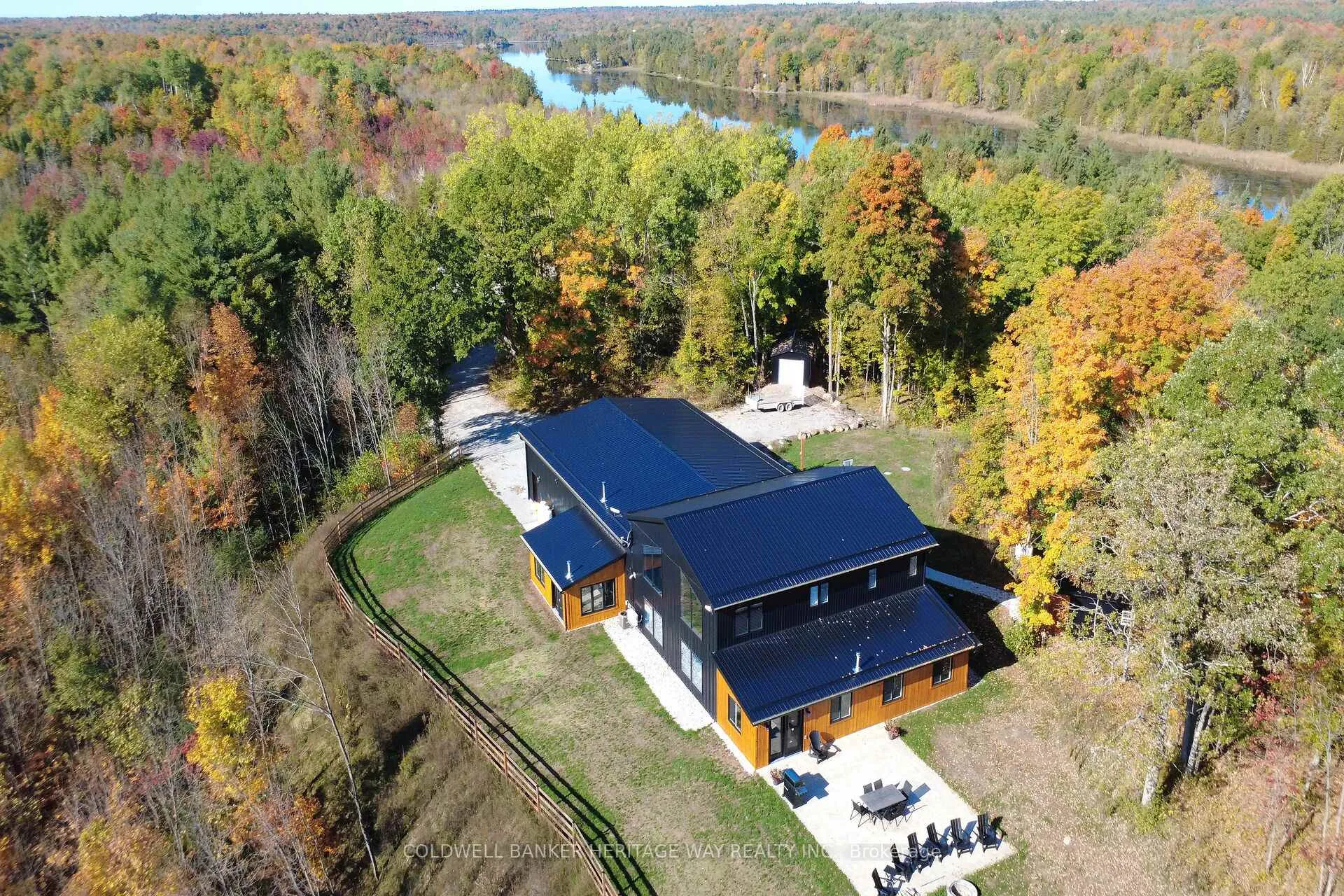 Photo 6 of 999 Ennis Road, Tay Valley, Bathurst/Burgess & Sherbrooke (Bathurst) Twp — HOMEH