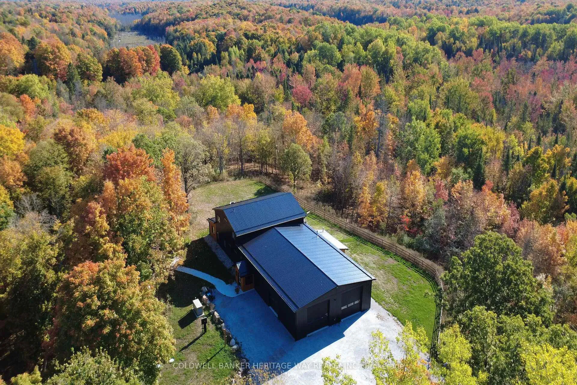 Photo 8 of 999 Ennis Road, Tay Valley, Bathurst/Burgess & Sherbrooke (Bathurst) Twp — HOMEH