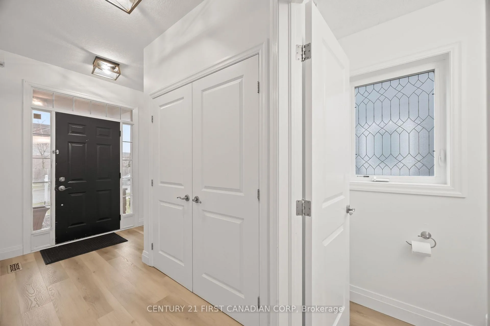 Photo 3 of 3079 Pomeroy Lane, London, South V — HOMEH