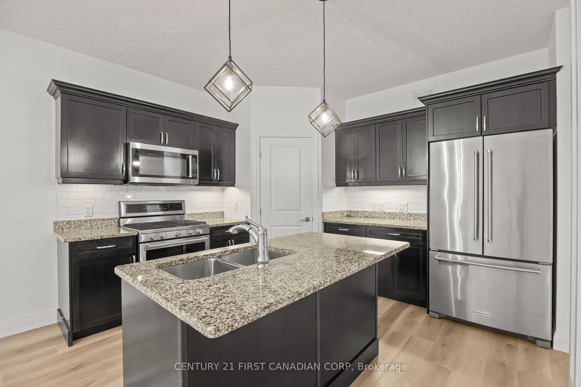 Photo 10 of 3079 Pomeroy Lane, London, South V — HOMEH