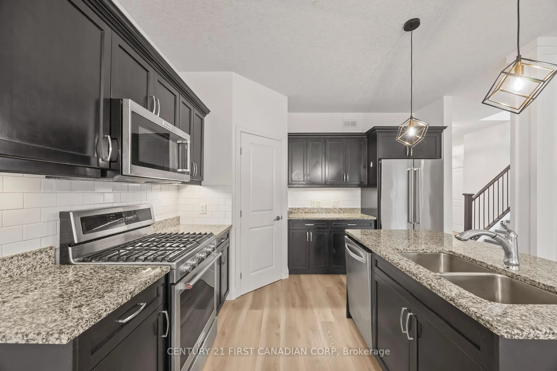 Photo 11 of 3079 Pomeroy Lane, London, South V — HOMEH