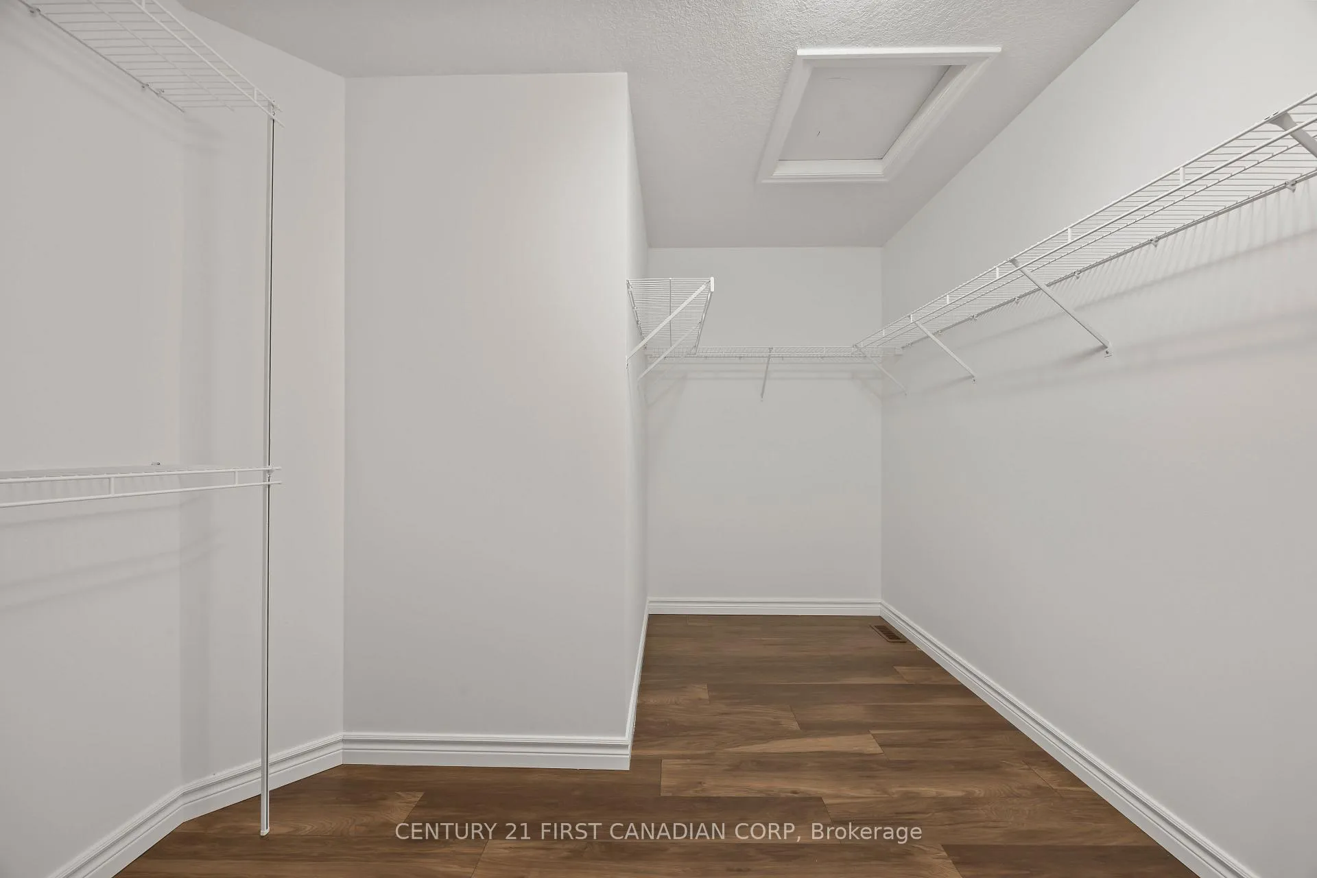 Photo 21 of 3079 Pomeroy Lane, London, South V — HOMEH