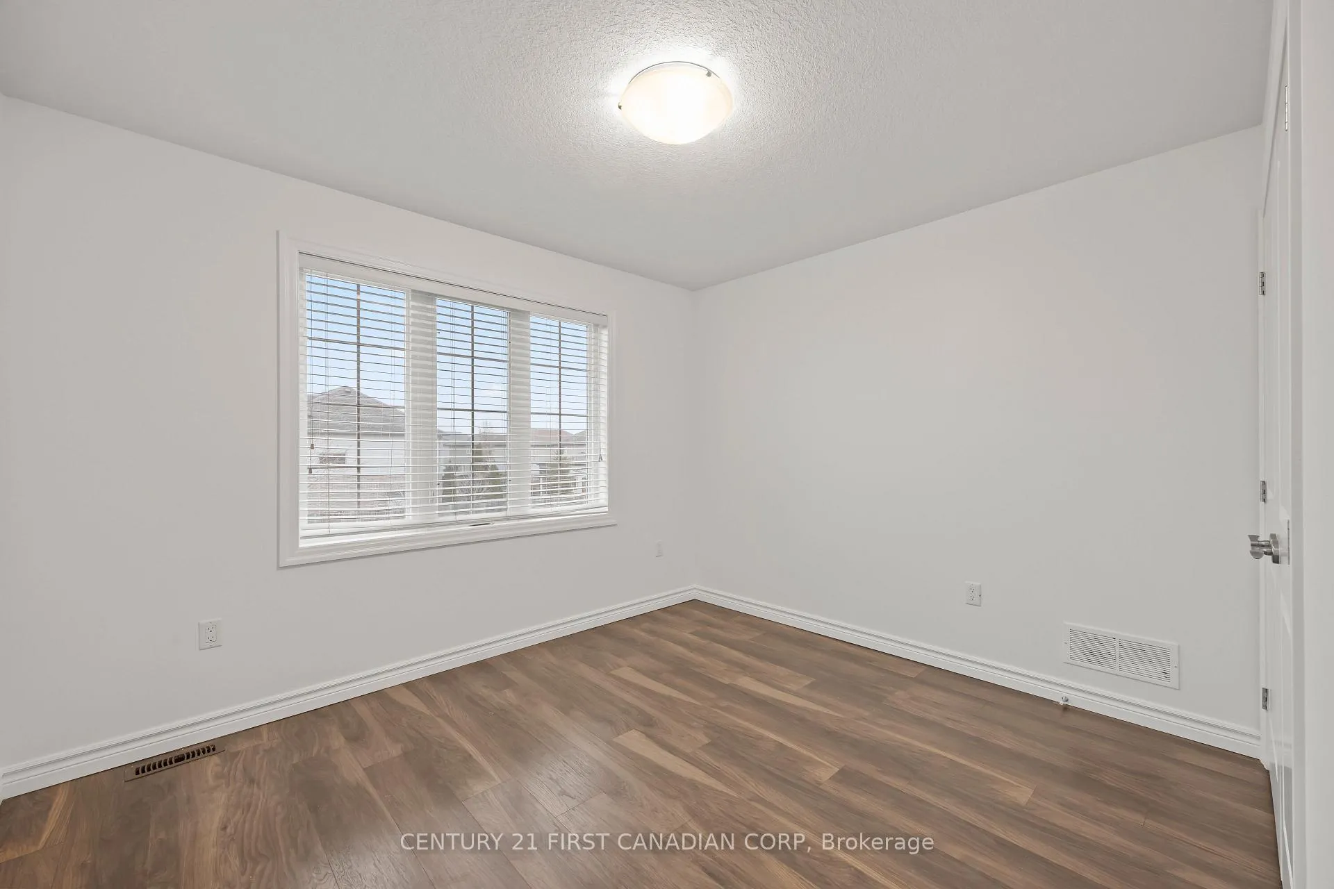 Photo 25 of 3079 Pomeroy Lane, London, South V — HOMEH