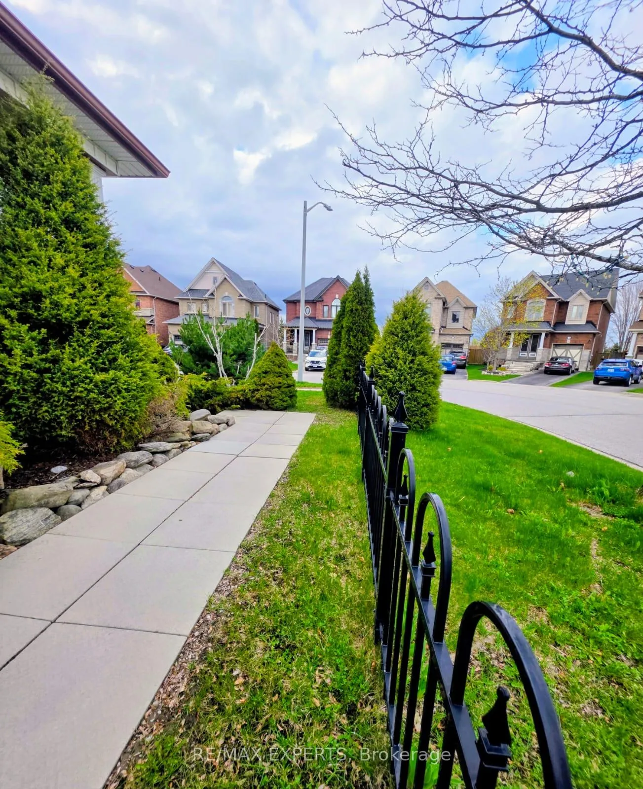 Photo 12 of 39 Morrison Avenue, New Tecumseth, Alliston — HOMEH