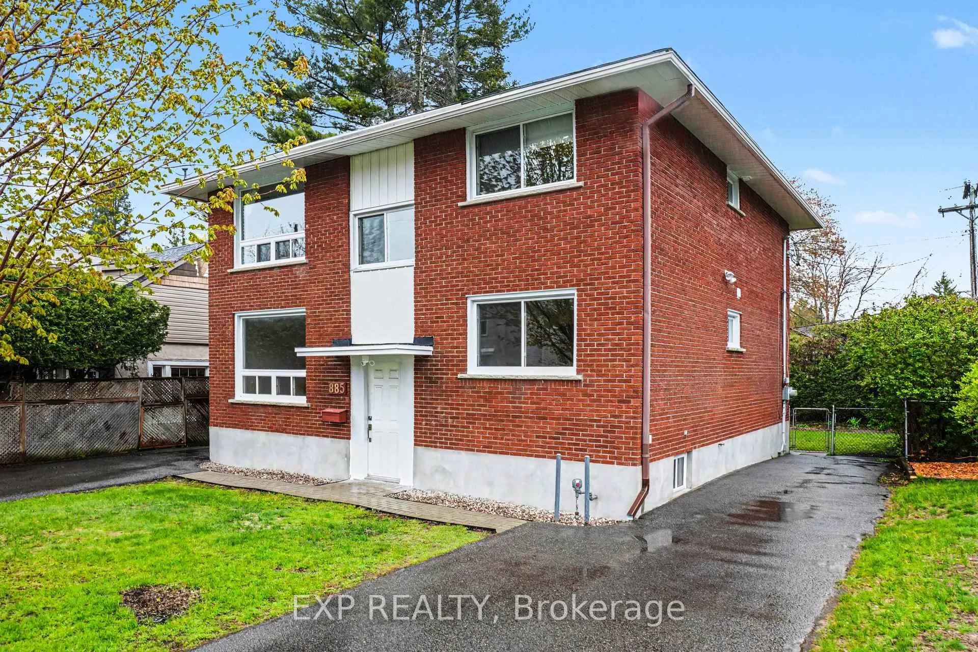 Photo 1 of 885 Pinewood Crescent, Ottawa, Queensway Terrace North — HOMEH