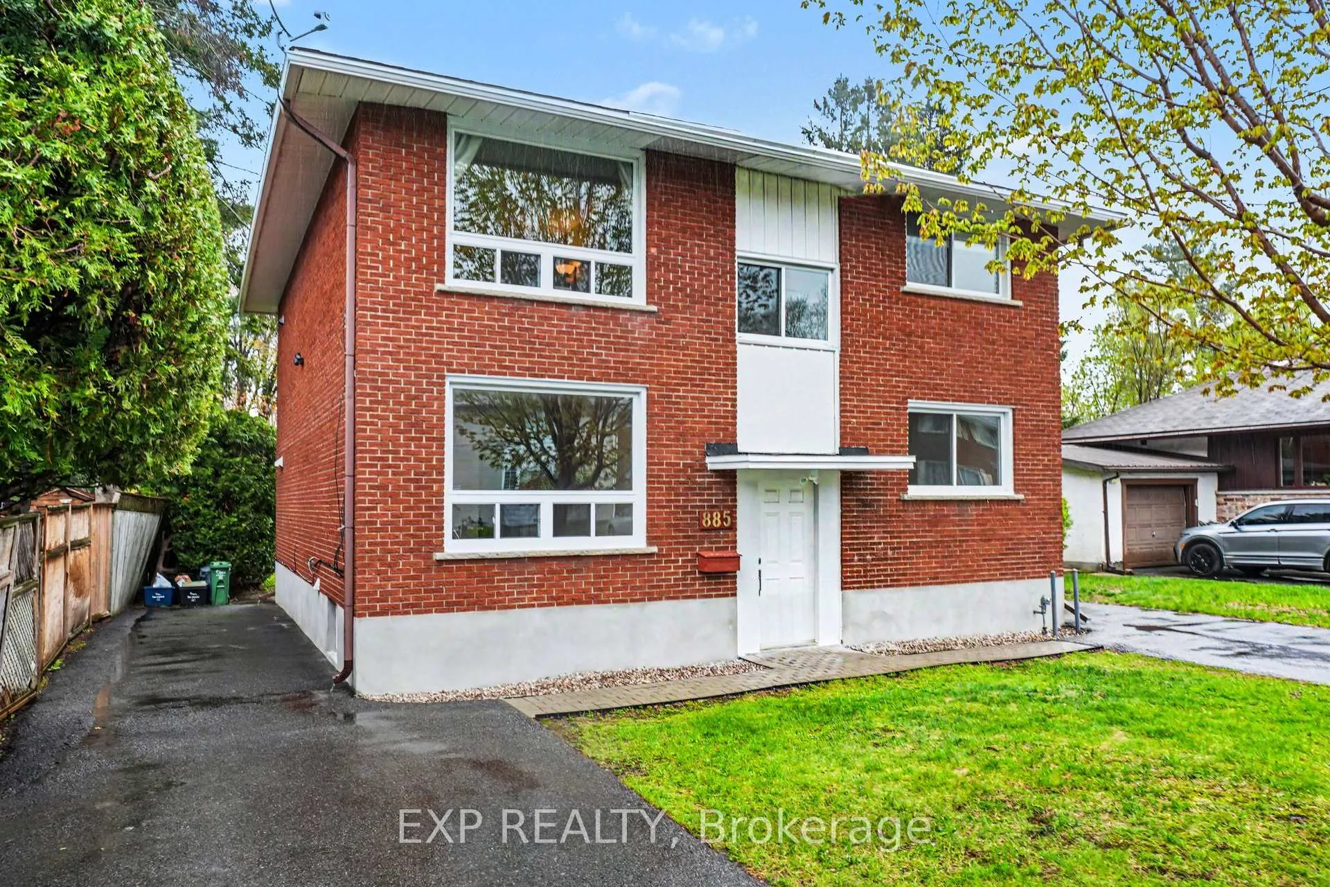 Photo 2 of 885 Pinewood Crescent, Ottawa, Queensway Terrace North — HOMEH