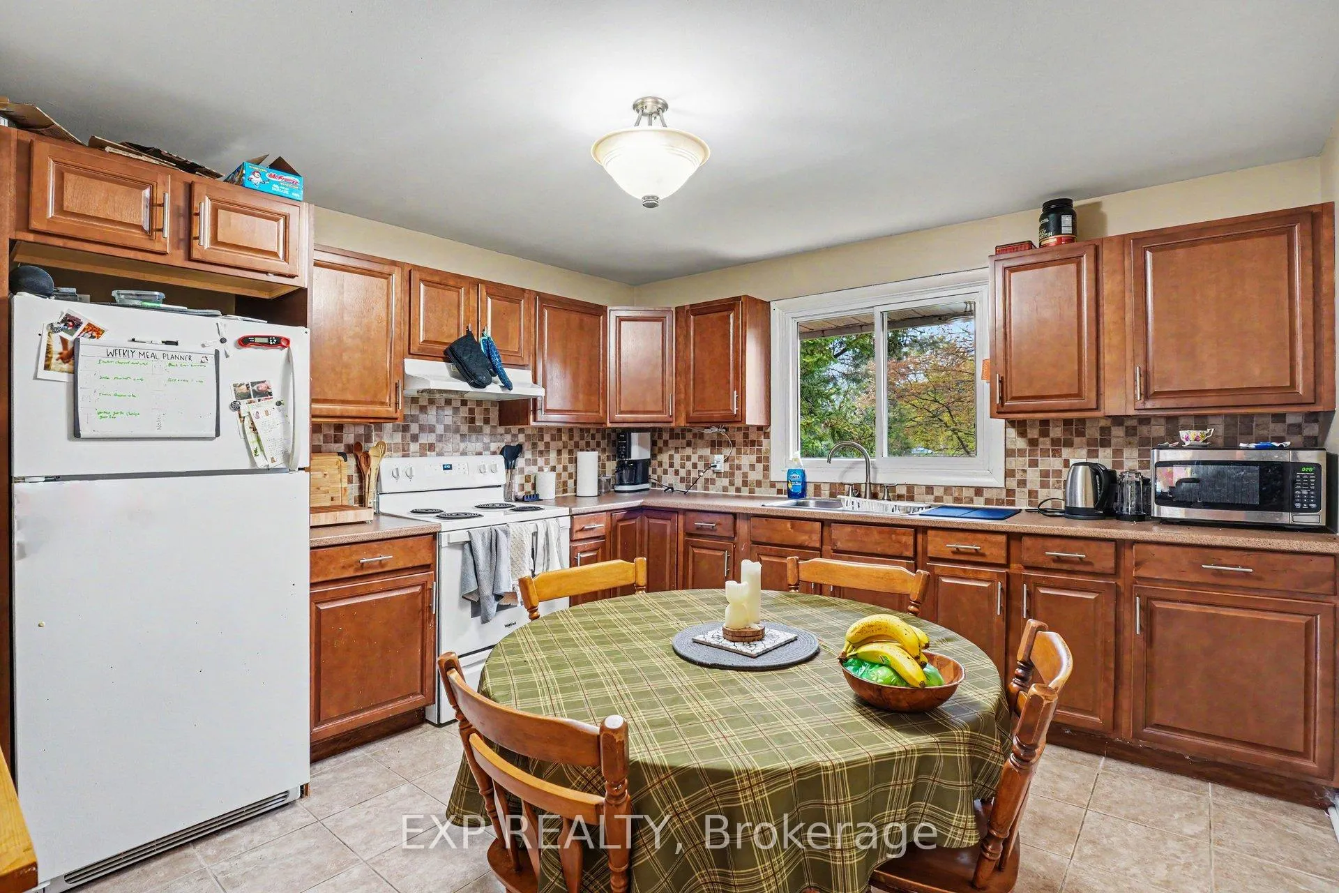 Photo 7 of 885 Pinewood Crescent, Ottawa, Queensway Terrace North — HOMEH