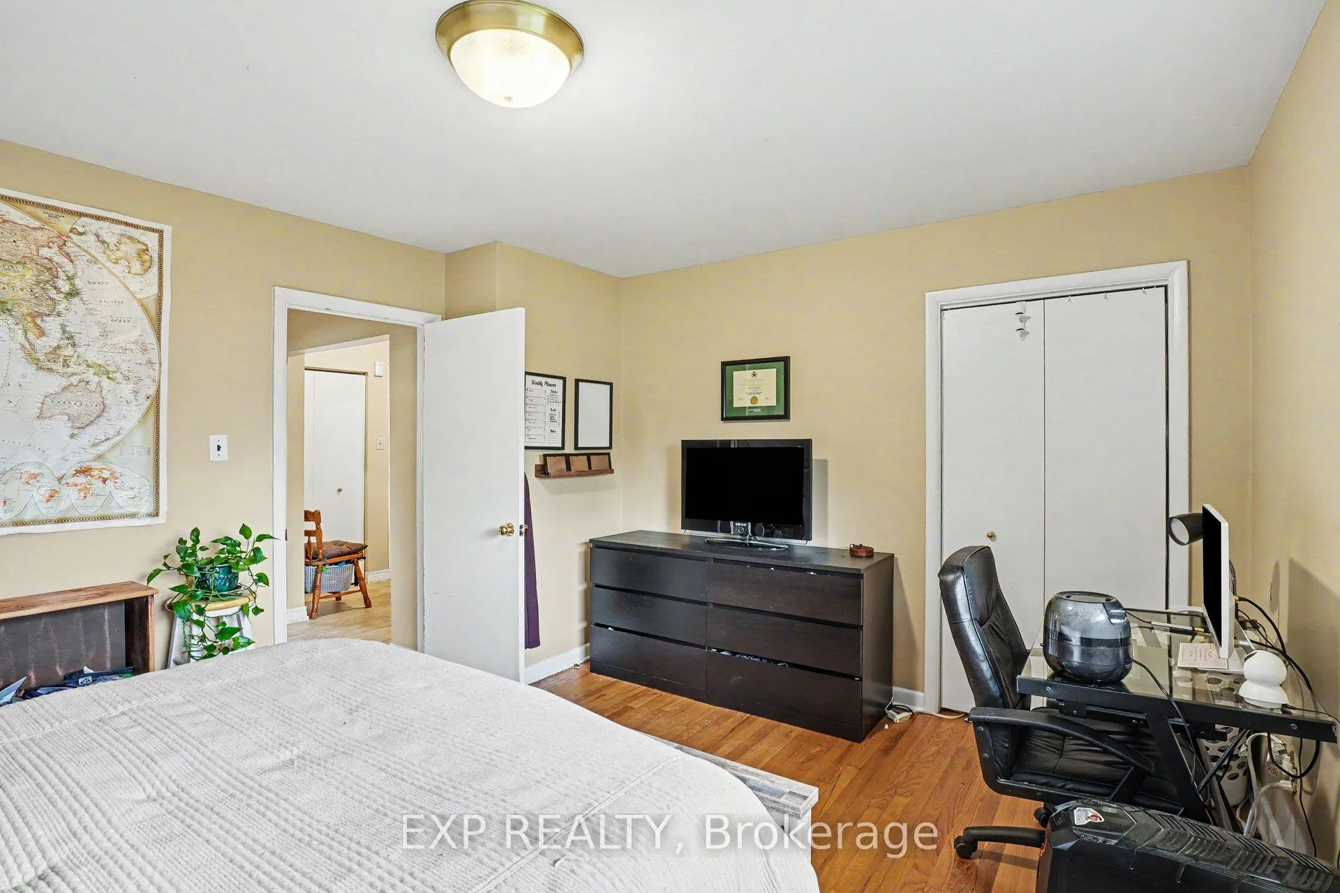 Photo 9 of 885 Pinewood Crescent, Ottawa, Queensway Terrace North — HOMEH