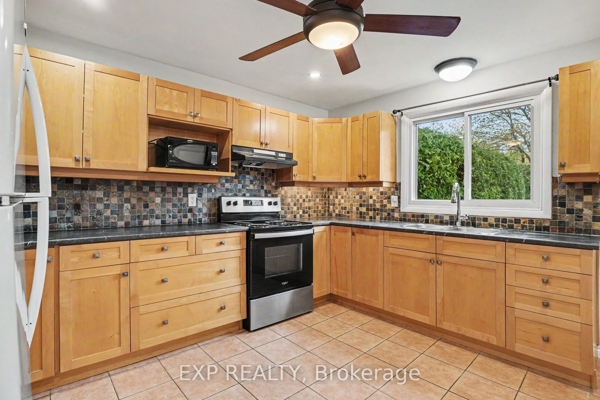Photo 14 of 885 Pinewood Crescent, Ottawa, Queensway Terrace North — HOMEH