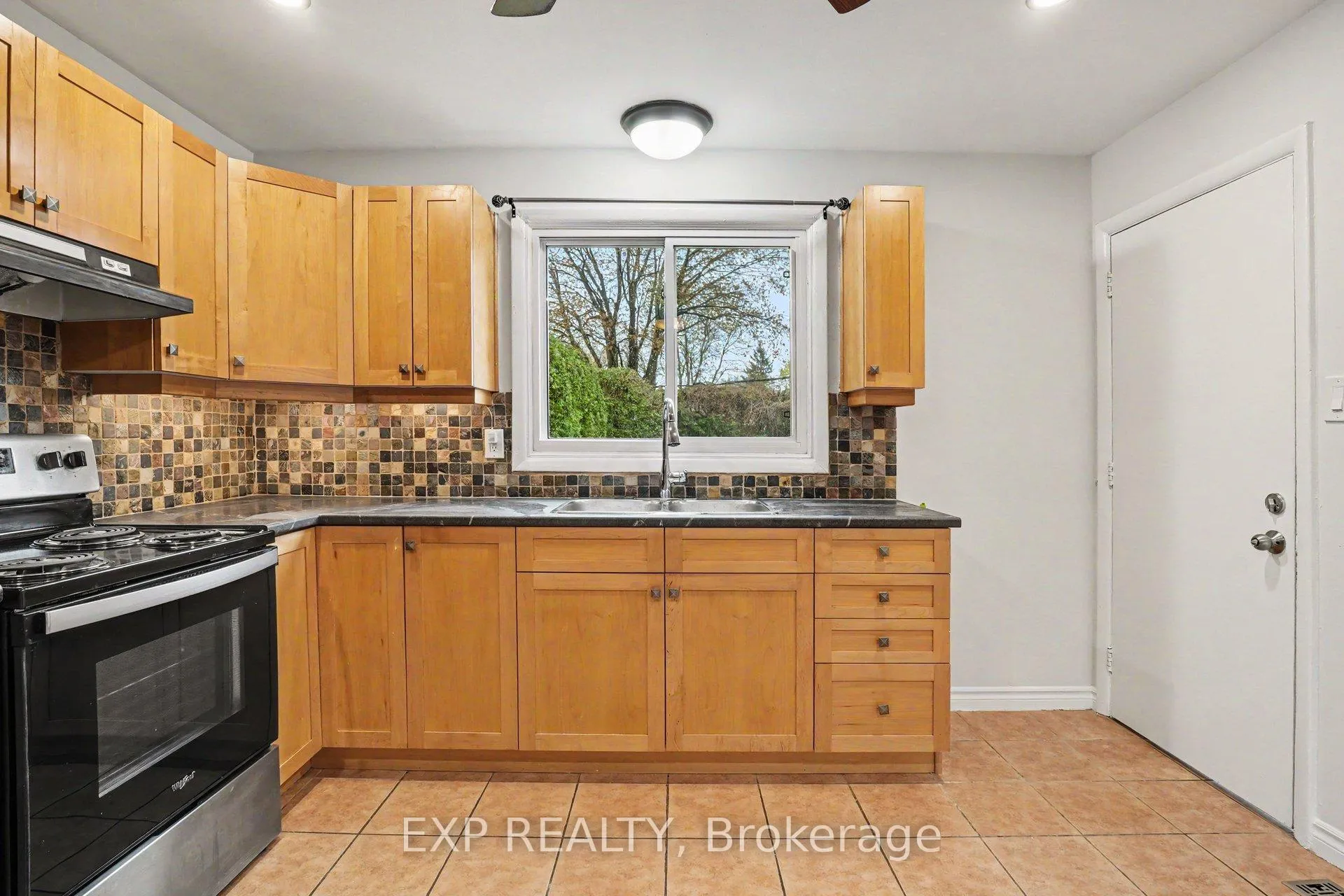 Photo 15 of 885 Pinewood Crescent, Ottawa, Queensway Terrace North — HOMEH