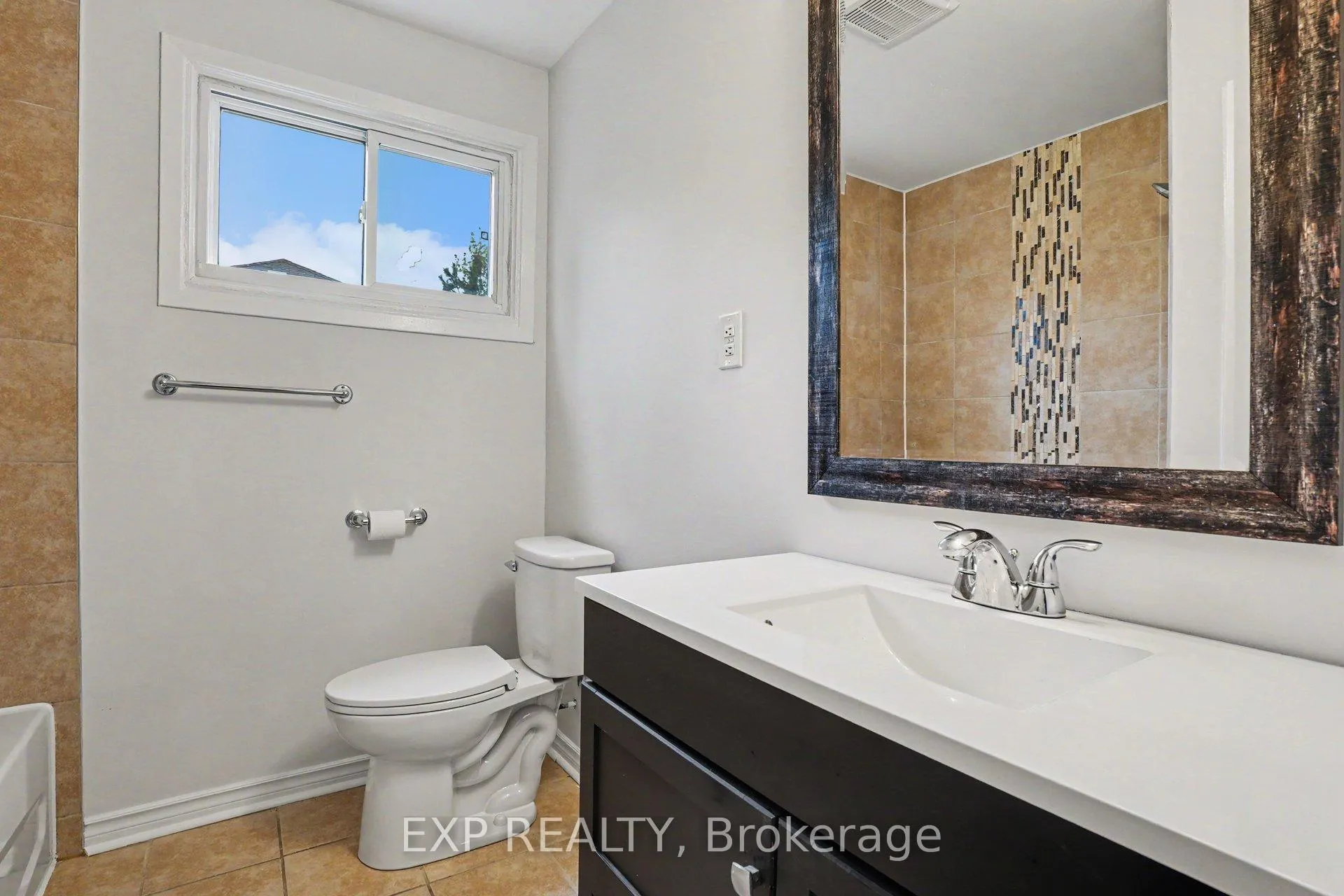 Photo 21 of 885 Pinewood Crescent, Ottawa, Queensway Terrace North — HOMEH