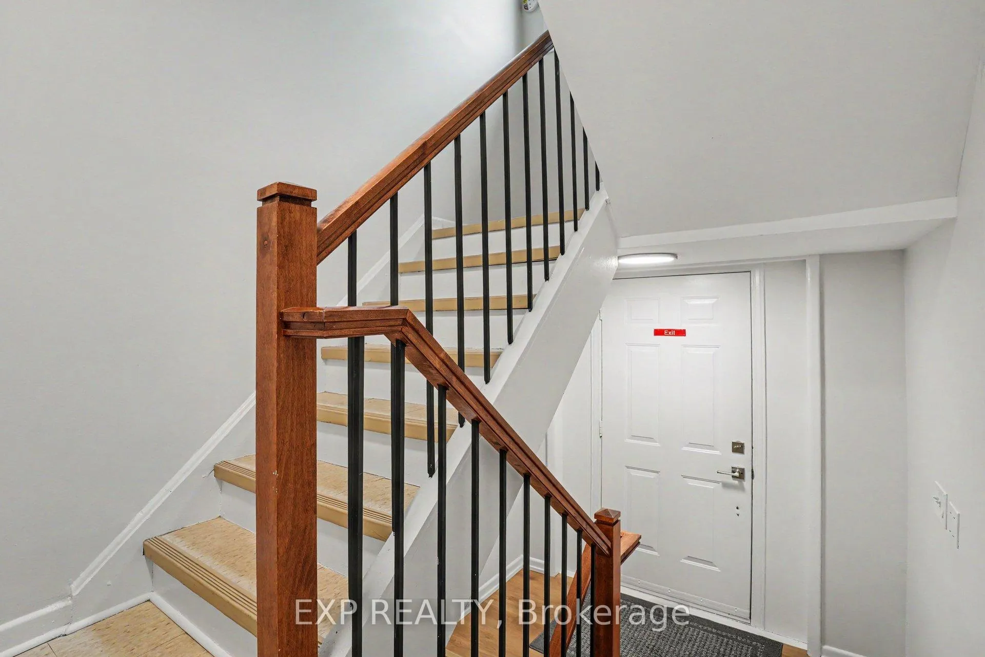 Photo 22 of 885 Pinewood Crescent, Ottawa, Queensway Terrace North — HOMEH