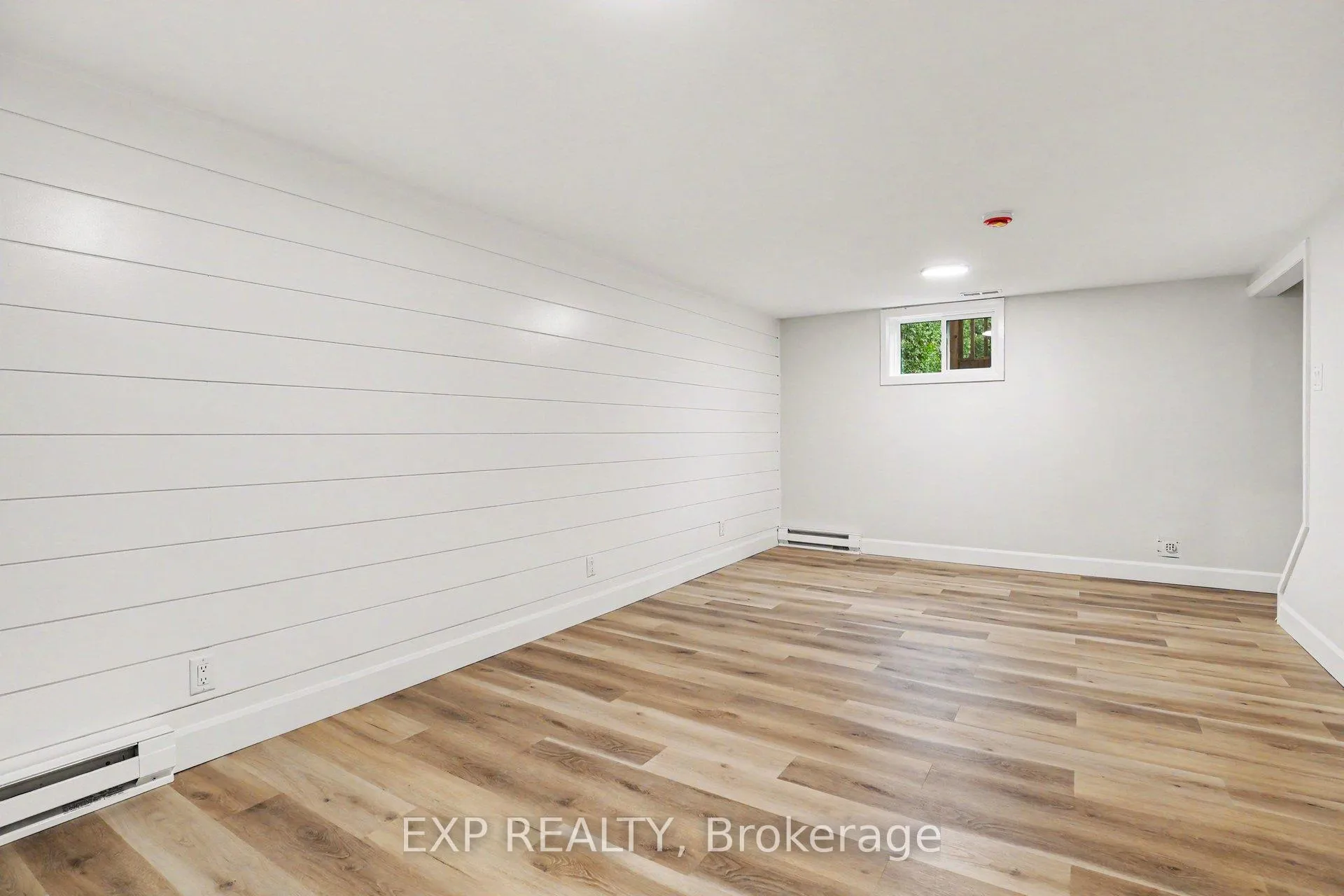 Photo 25 of 885 Pinewood Crescent, Ottawa, Queensway Terrace North — HOMEH