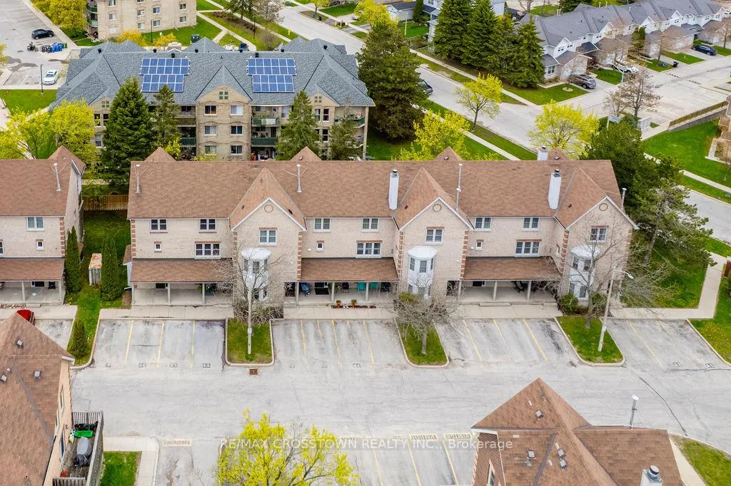 Photo 3 of Unit 8, 119 D'Ambrosio Drive, Barrie, Painswick North — HOMEH