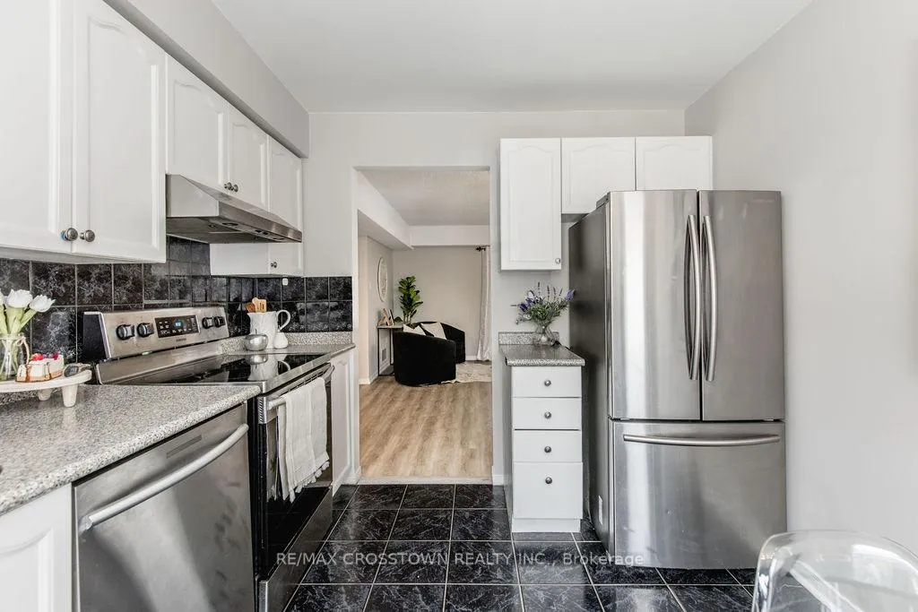 Photo 25 of Unit 8, 119 D'Ambrosio Drive, Barrie, Painswick North — HOMEH