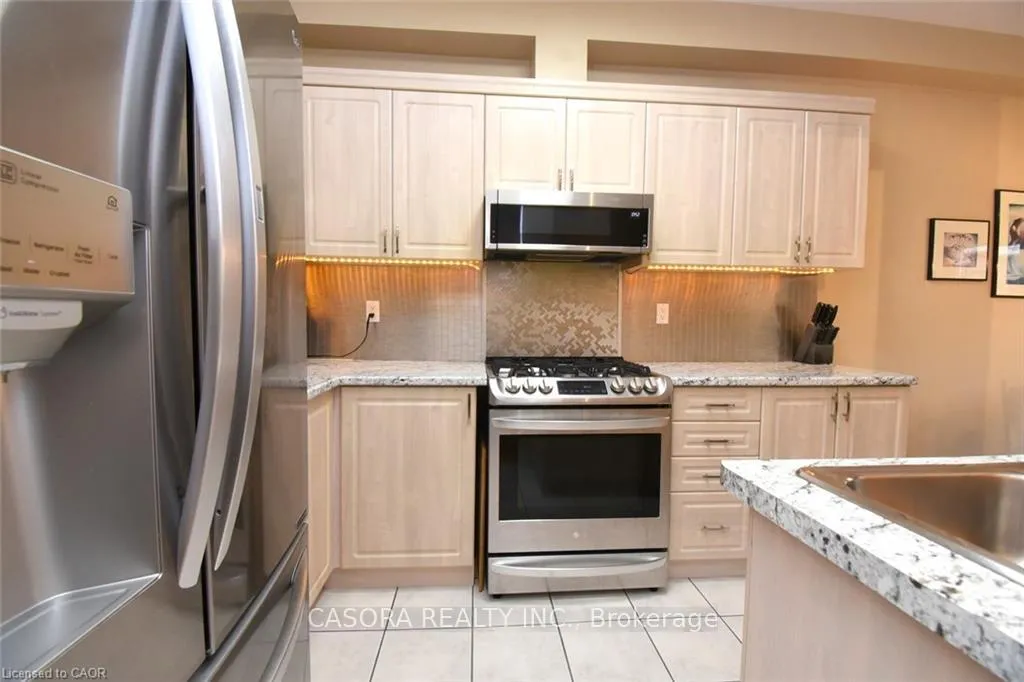 Photo 6 of Unit 9, 2229 Walkers Line, Burlington, Headon — HOMEH