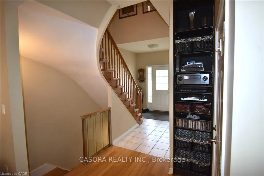 Photo 14 of Unit 9, 2229 Walkers Line, Burlington, Headon — HOMEH