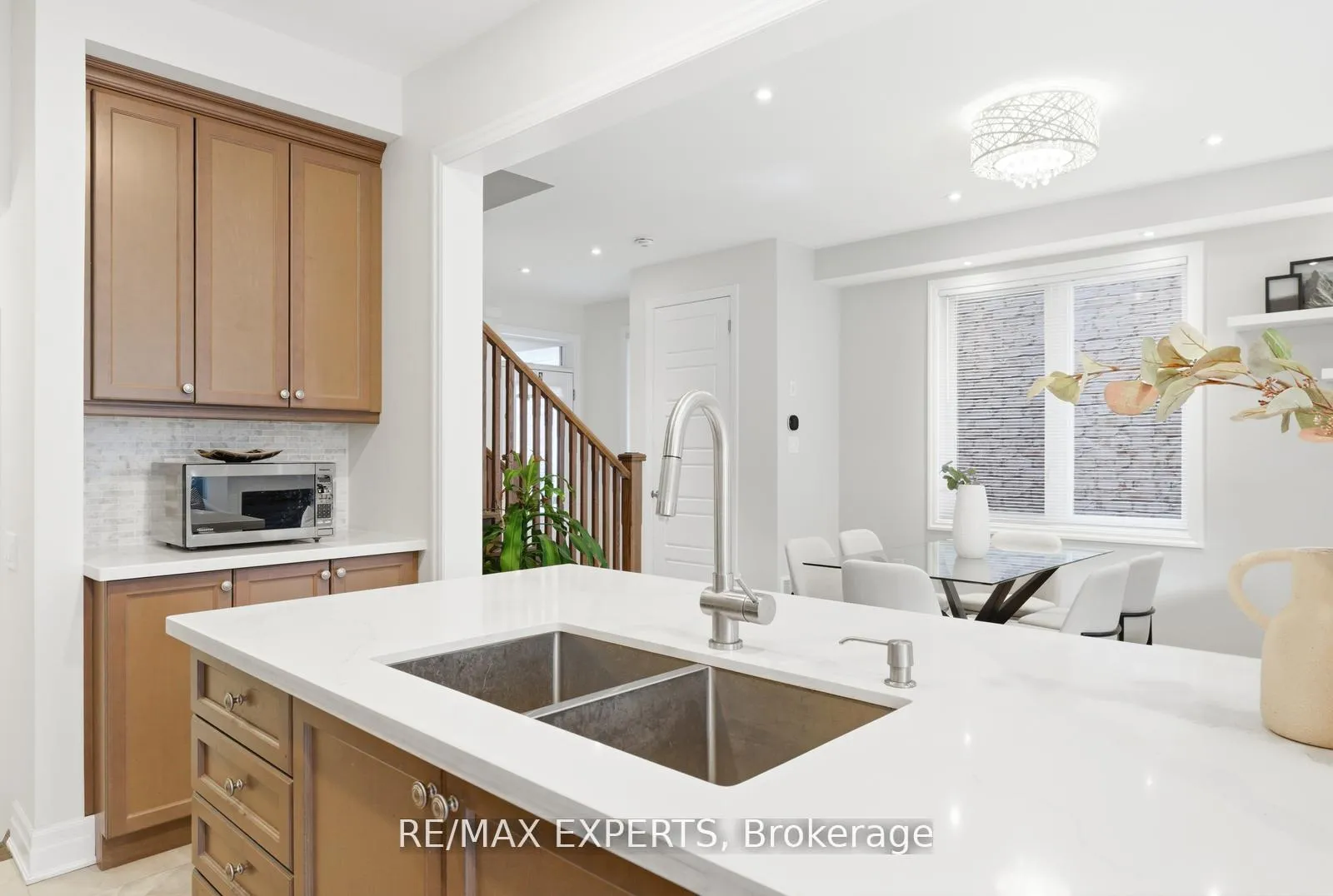 Photo 15 of 1254 Sweetfern Crescent, Milton, Cobban — HOMEH