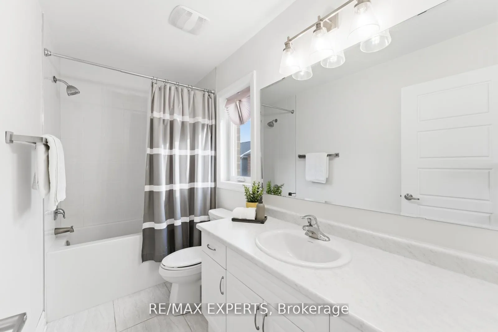 Photo 27 of 1254 Sweetfern Crescent, Milton, Cobban — HOMEH