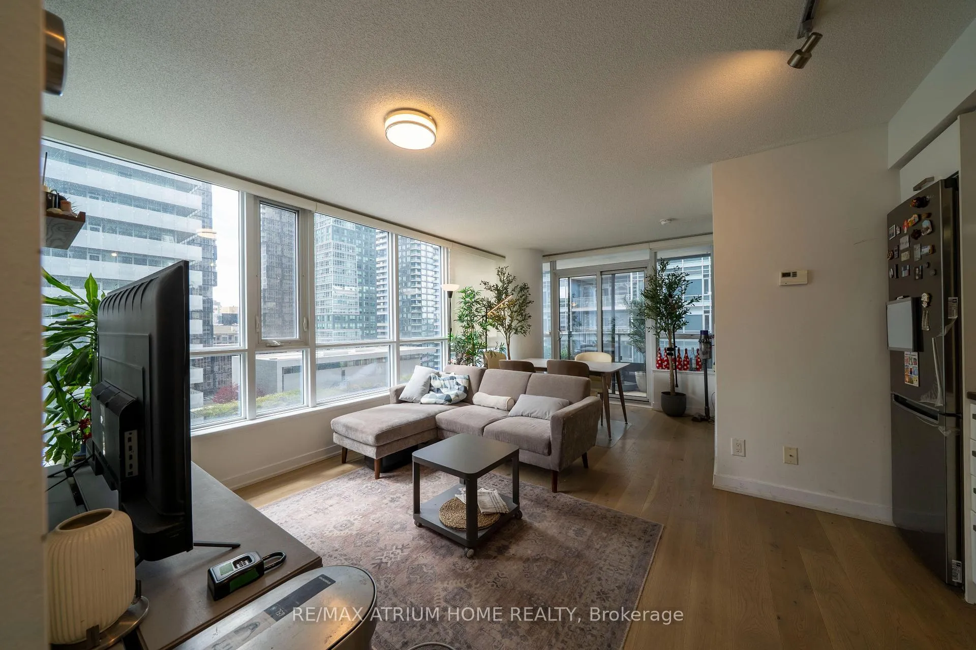Front of Unit 1709, 295 Adelaide Street W
