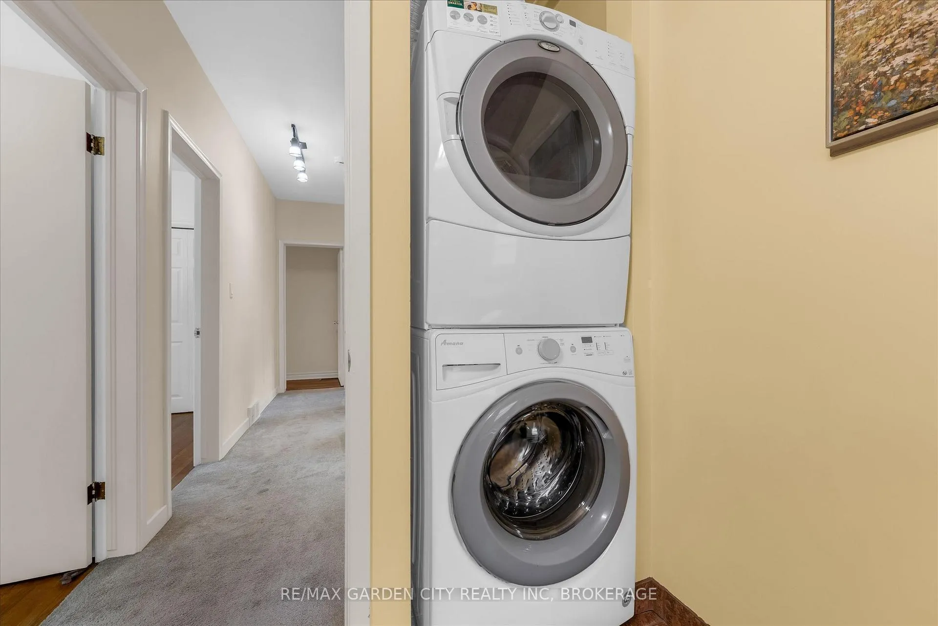 Photo 9 of 44 Alexandra Boulevard, St. Catharines, Secord Woods — HOMEH