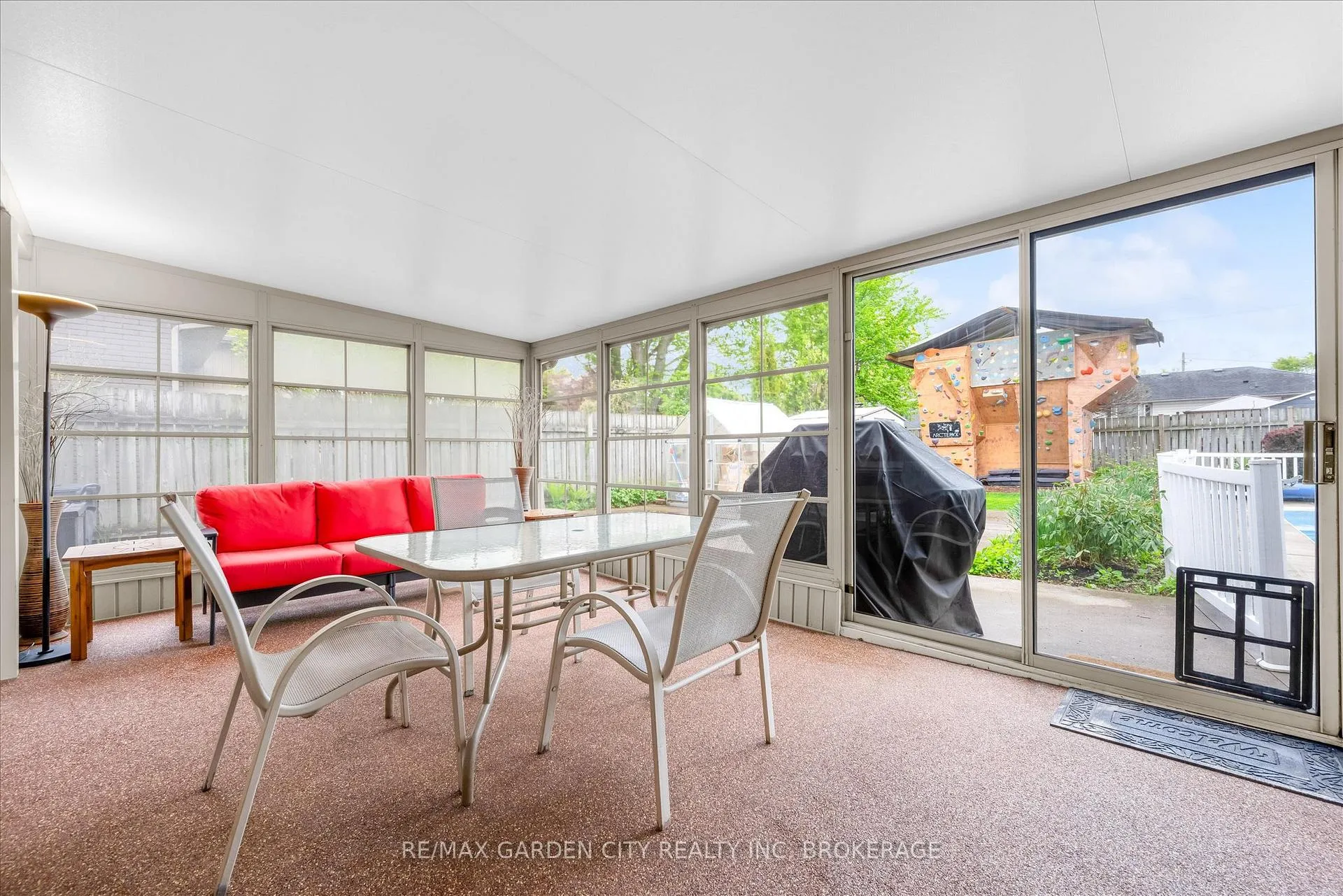 Photo 19 of 44 Alexandra Boulevard, St. Catharines, Secord Woods — HOMEH