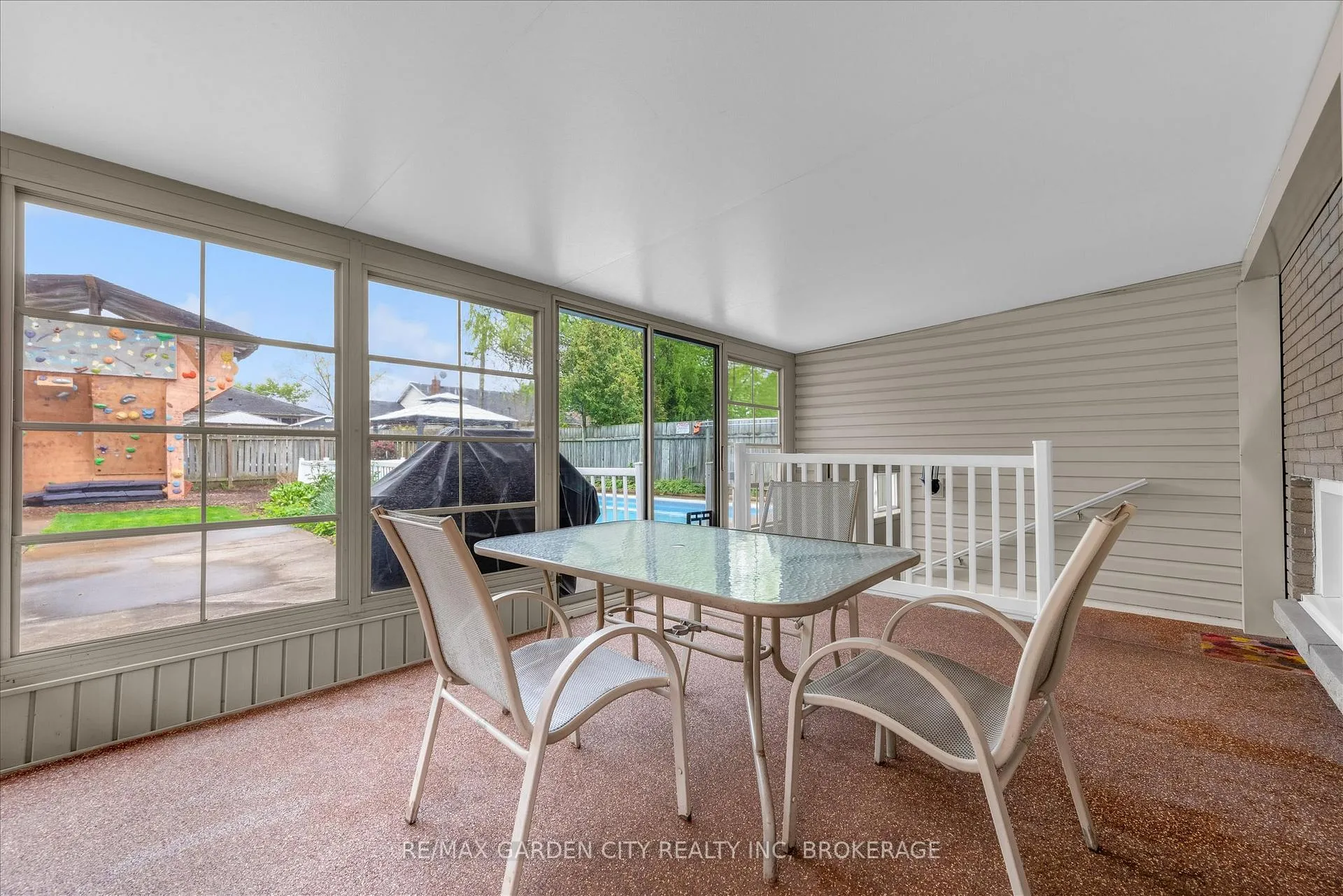 Photo 20 of 44 Alexandra Boulevard, St. Catharines, Secord Woods — HOMEH