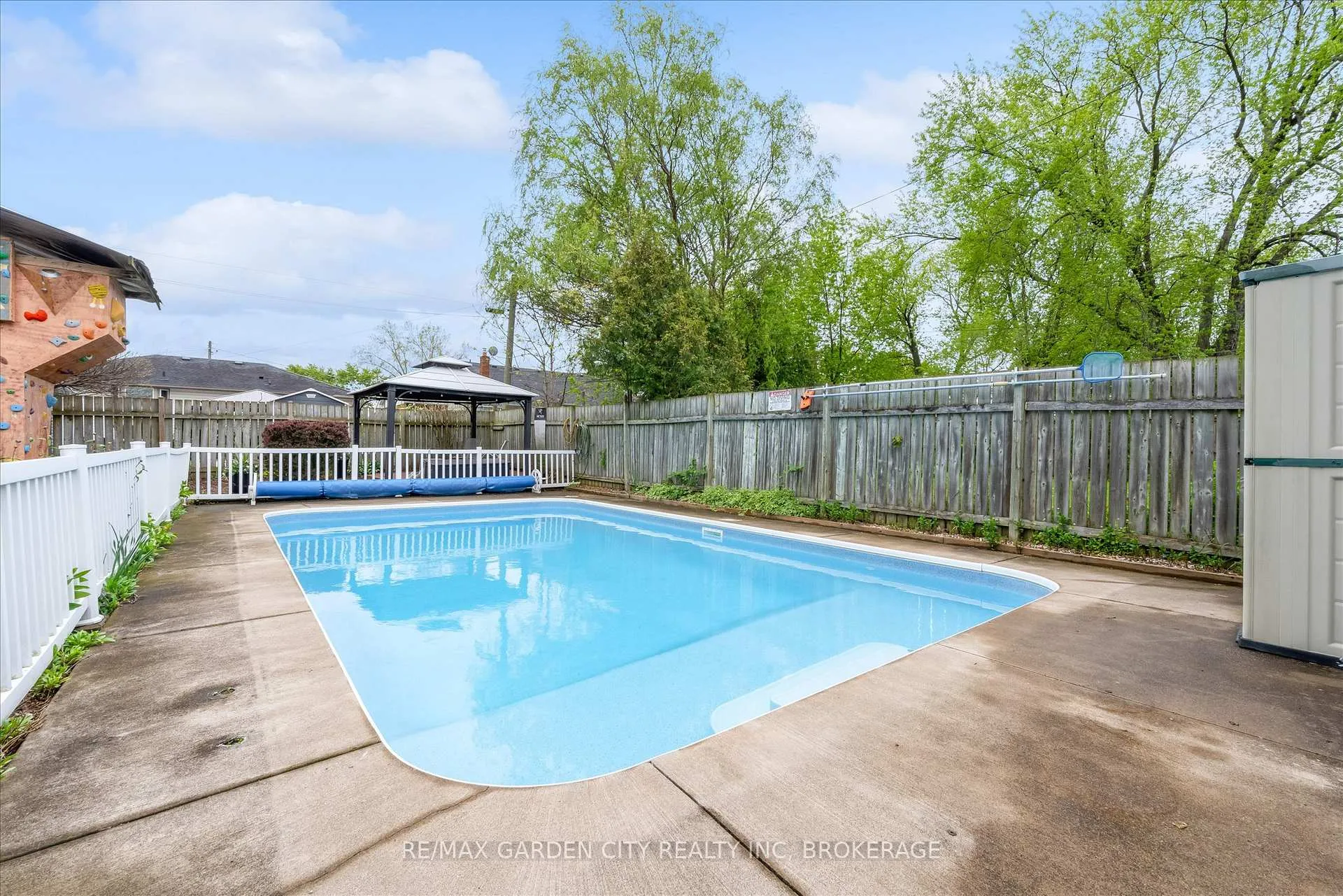 Photo 21 of 44 Alexandra Boulevard, St. Catharines, Secord Woods — HOMEH