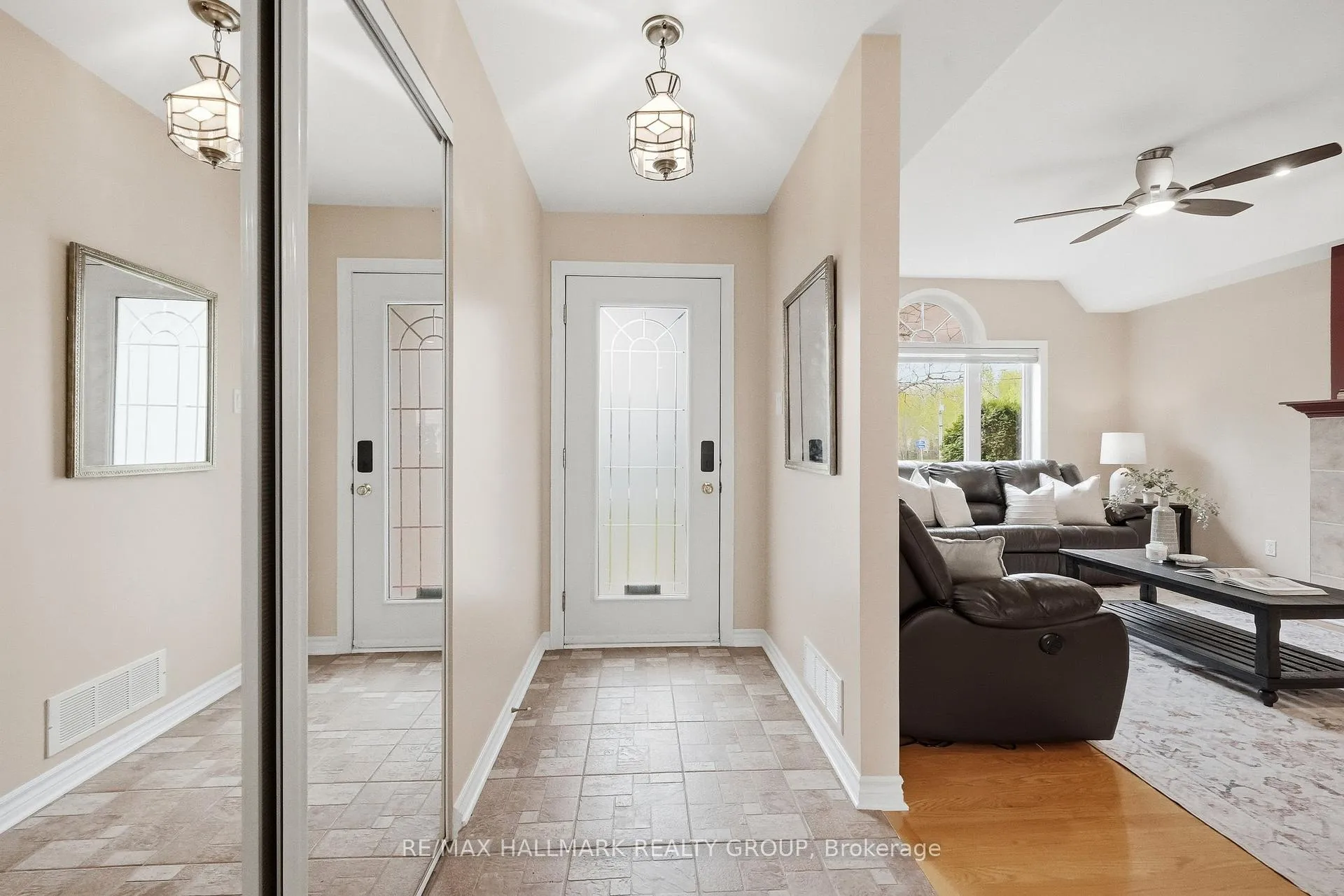 Photo 2 of 2039 Onyx Street, Ottawa, Vars Village — HOMEH