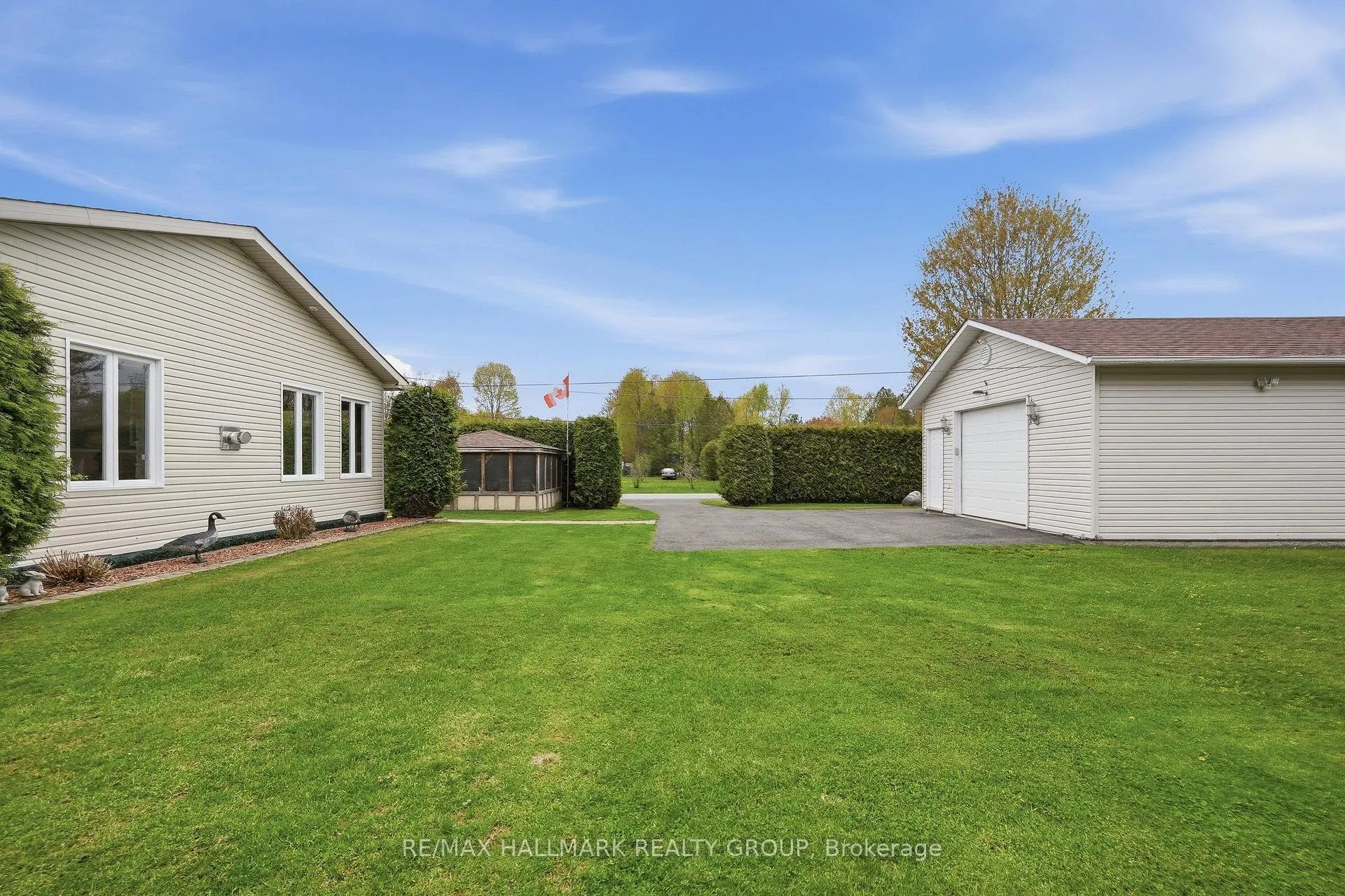 Photo 33 of 2039 Onyx Street, Ottawa, Vars Village — HOMEH