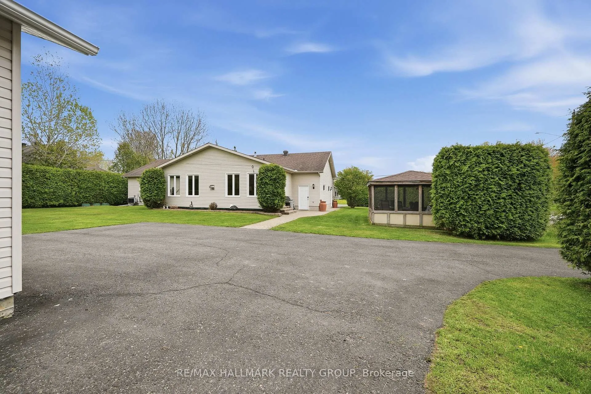 Photo 34 of 2039 Onyx Street, Ottawa, Vars Village — HOMEH