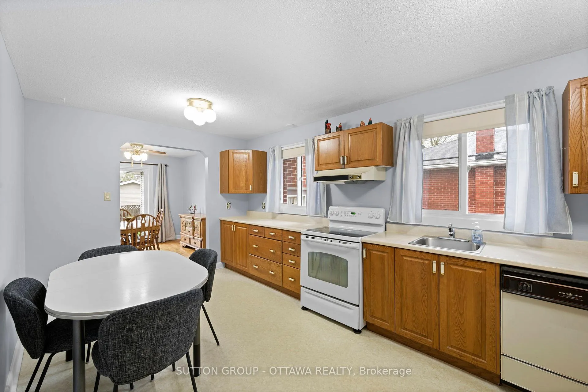 Photo 8 of 624 Mutual Street, Ottawa, Castle Heights/Rideau High — HOMEH