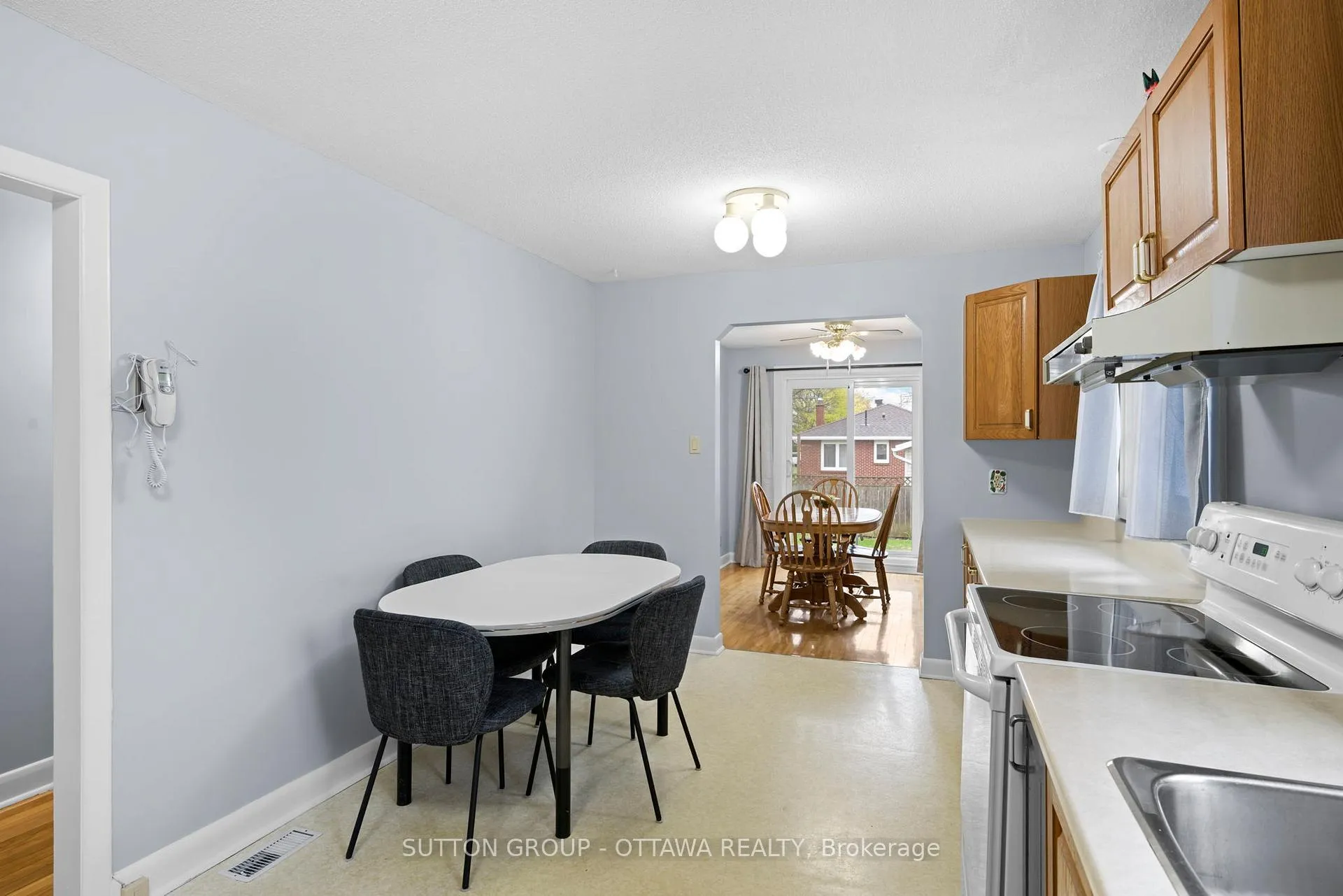 Photo 9 of 624 Mutual Street, Ottawa, Castle Heights/Rideau High — HOMEH