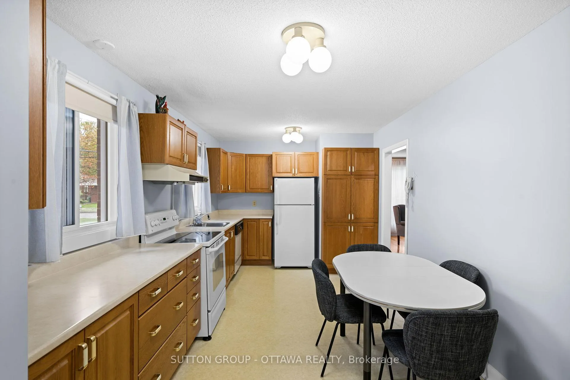 Photo 10 of 624 Mutual Street, Ottawa, Castle Heights/Rideau High — HOMEH