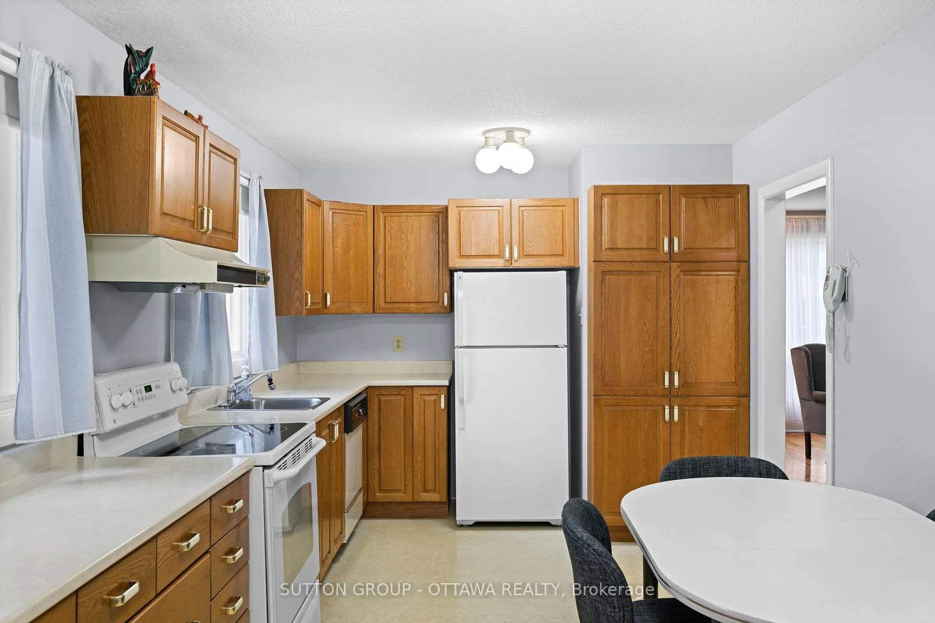 Photo 11 of 624 Mutual Street, Ottawa, Castle Heights/Rideau High — HOMEH