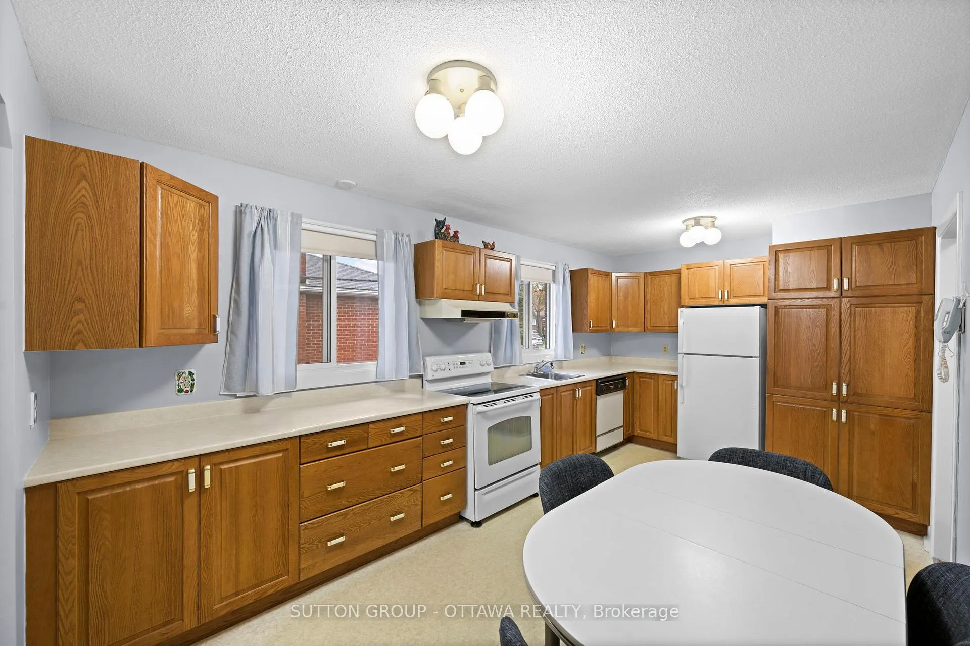 Photo 12 of 624 Mutual Street, Ottawa, Castle Heights/Rideau High — HOMEH