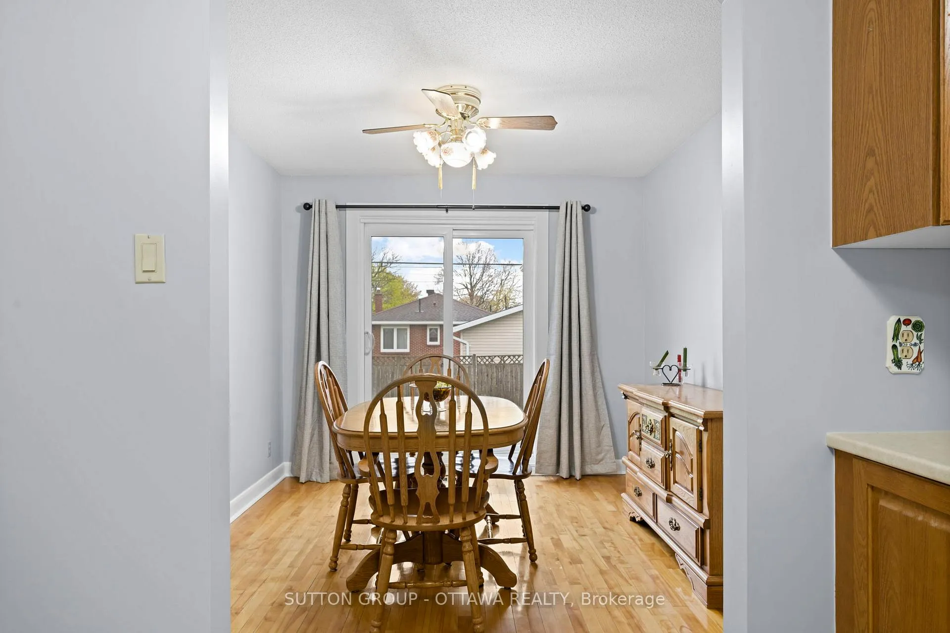 Photo 15 of 624 Mutual Street, Ottawa, Castle Heights/Rideau High — HOMEH